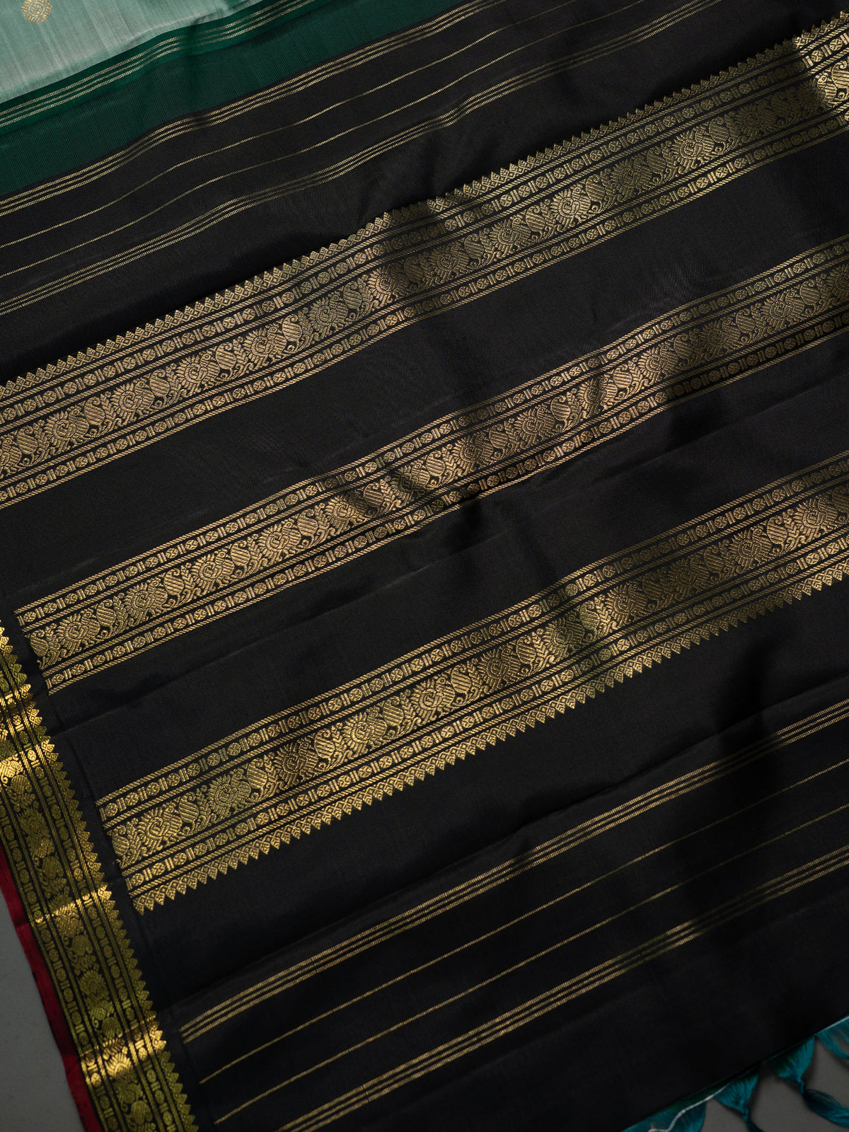 Unusual pastel green small temple /Kanjipuram Silk Saree CLSA11662