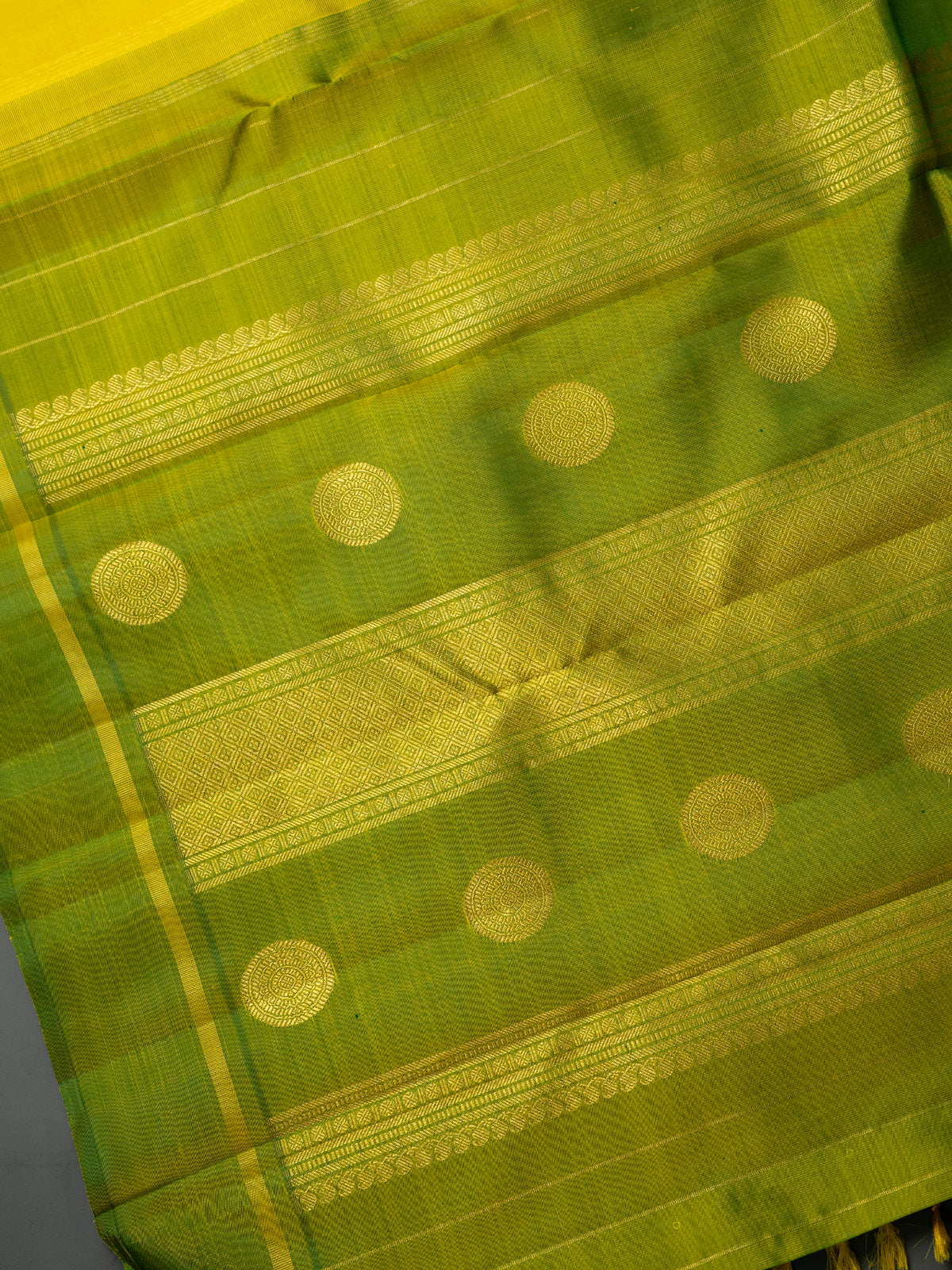 Lemon yellow pure Kanjipuram Silk Saree CLSA12009