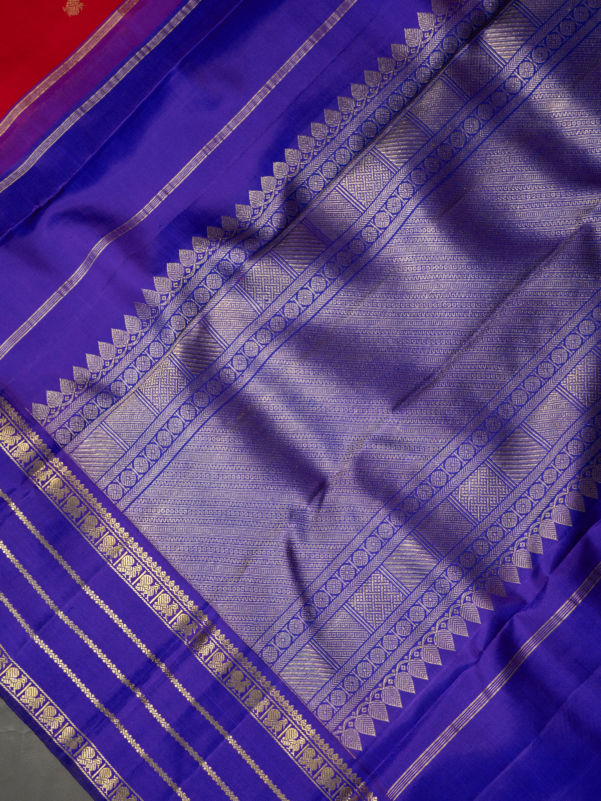 Red veldhari Korvai Kanjipuram Silk Saree CLSA5280