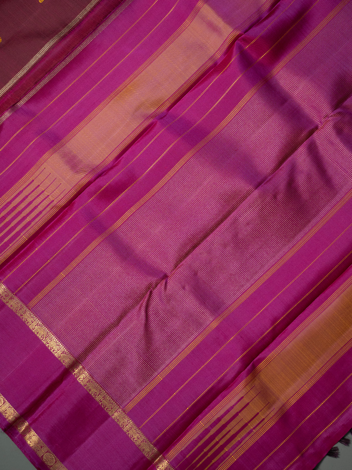 Paaku Annam chakram Butta Kanjipuram Silk Saree CLSA5569