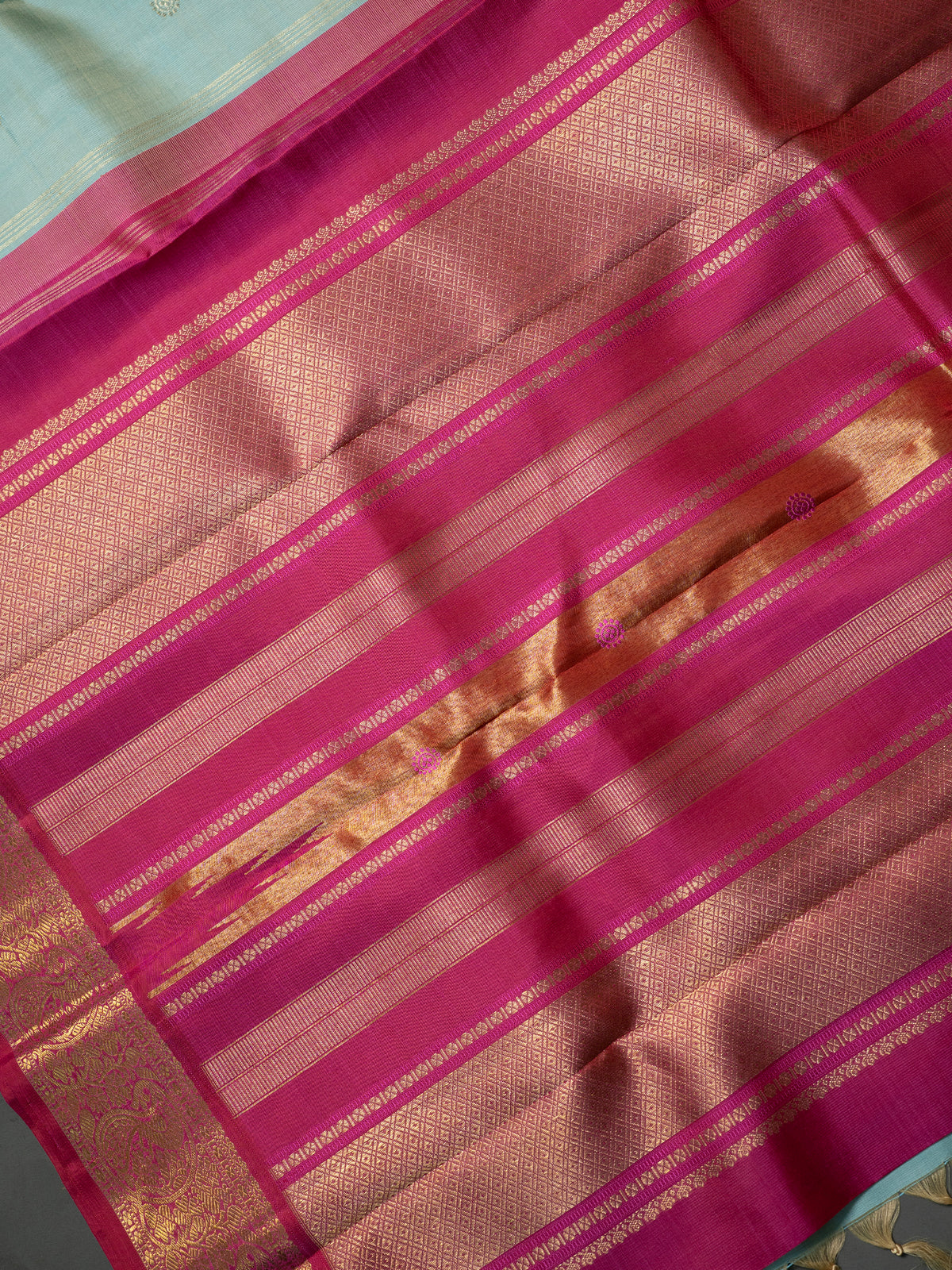 Pastel unusual greenish blue and pink kai korvai / Kanjipuram Silk Saree CLSA8951