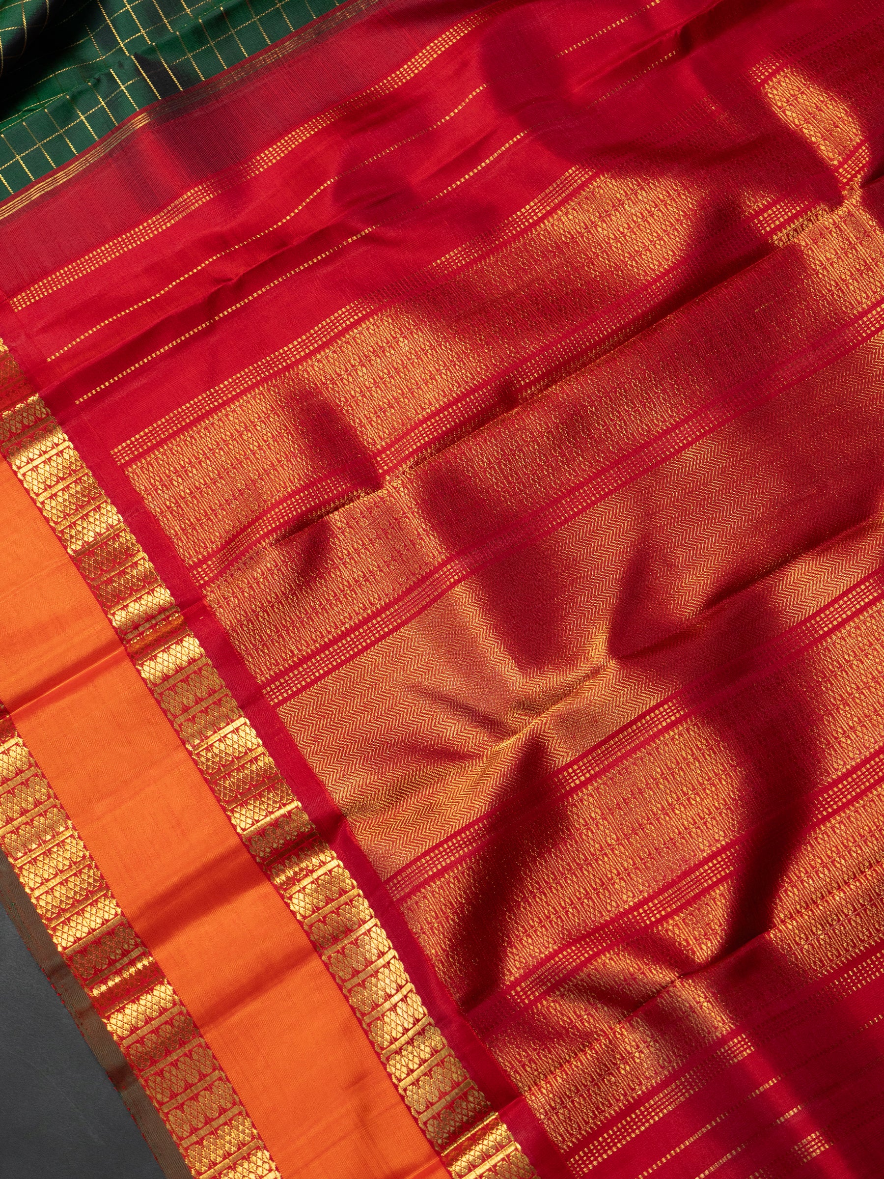 Dark green Zari Kattam / Kanjipuram Saree CLSA9102