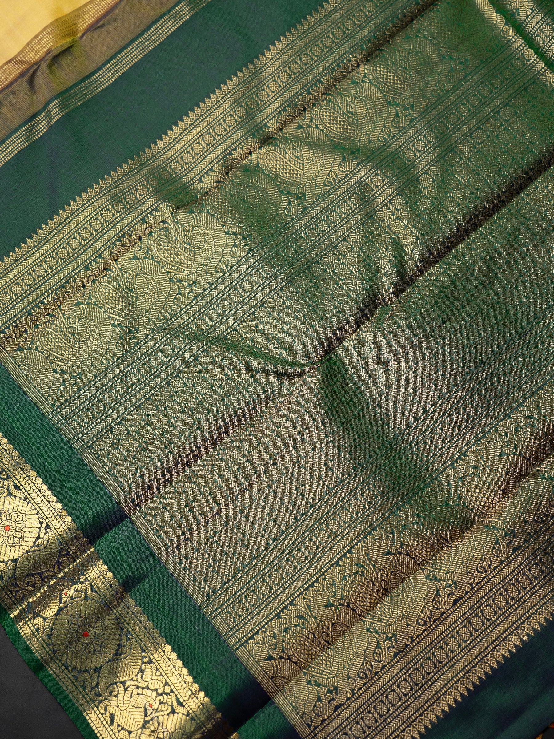 Golden yellow with Korvai / Kanjipuram Silk Saree CLSA9278