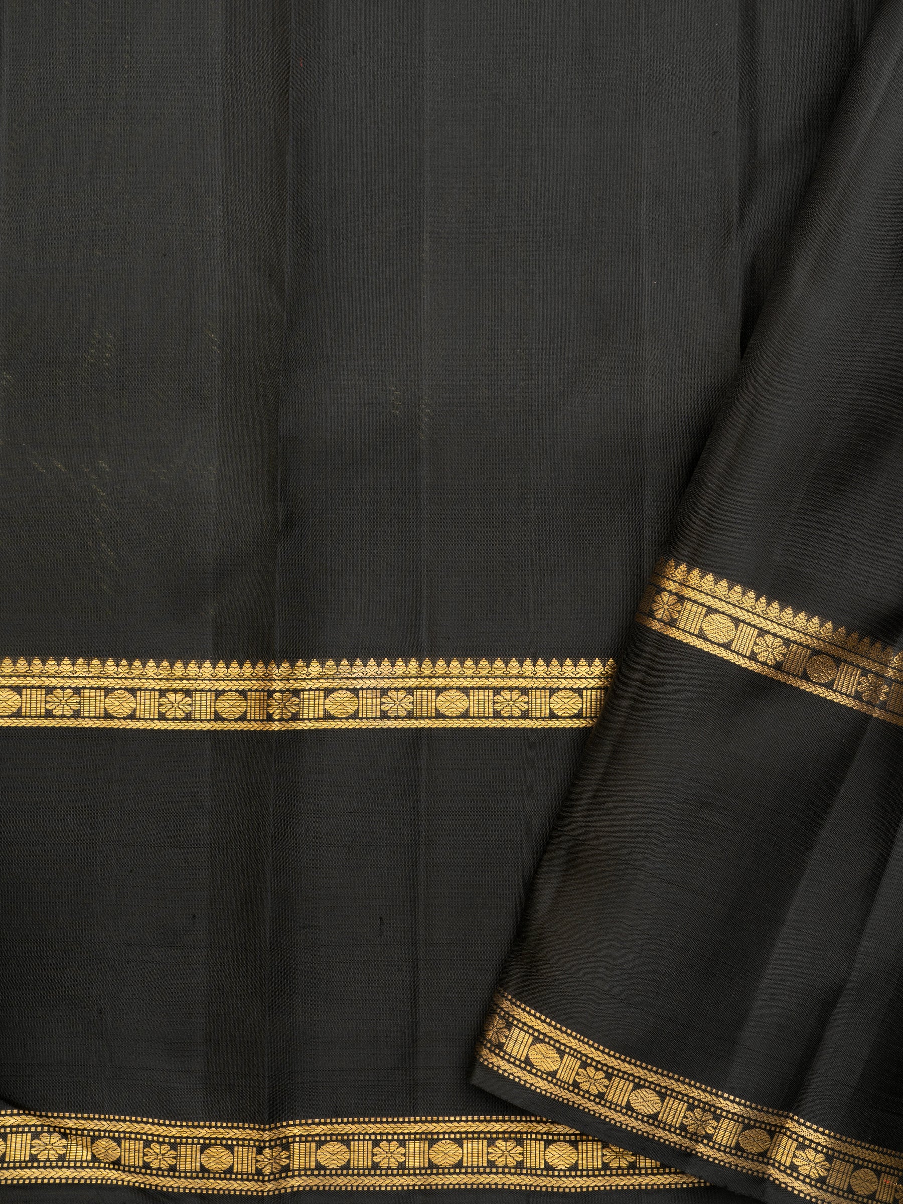Green Lehariya Thread work Kanjipuram Silk Saree CLSA9463