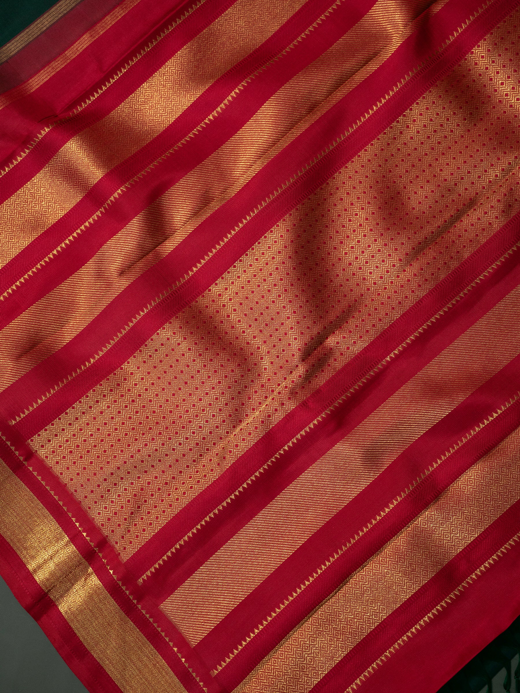 Dark green Meena Butta Korvai Kanjipuram Silk Saree CLSA9986