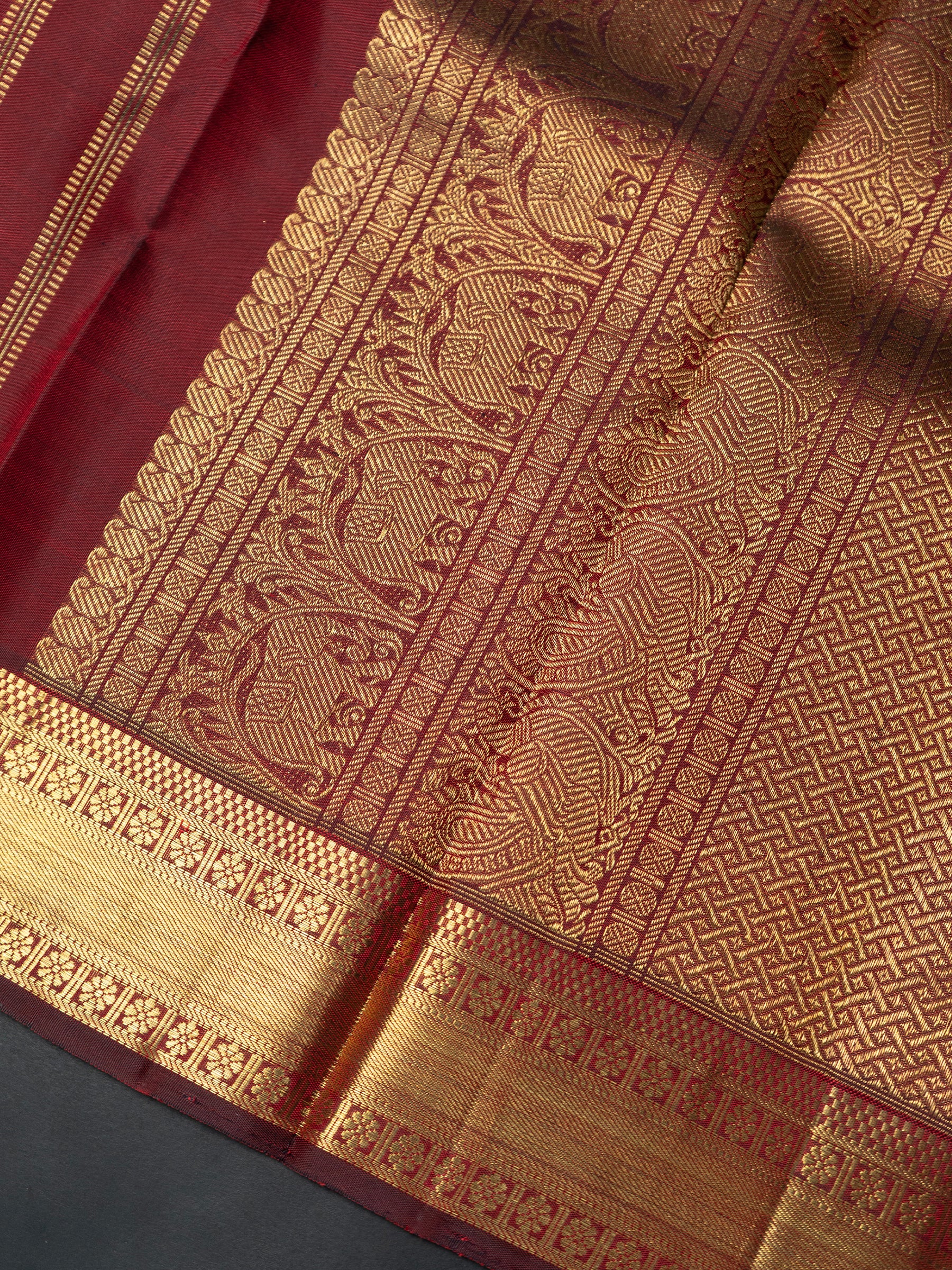 Podi colour yaanai Butta Kanjipuram Silk Saree CLSA
