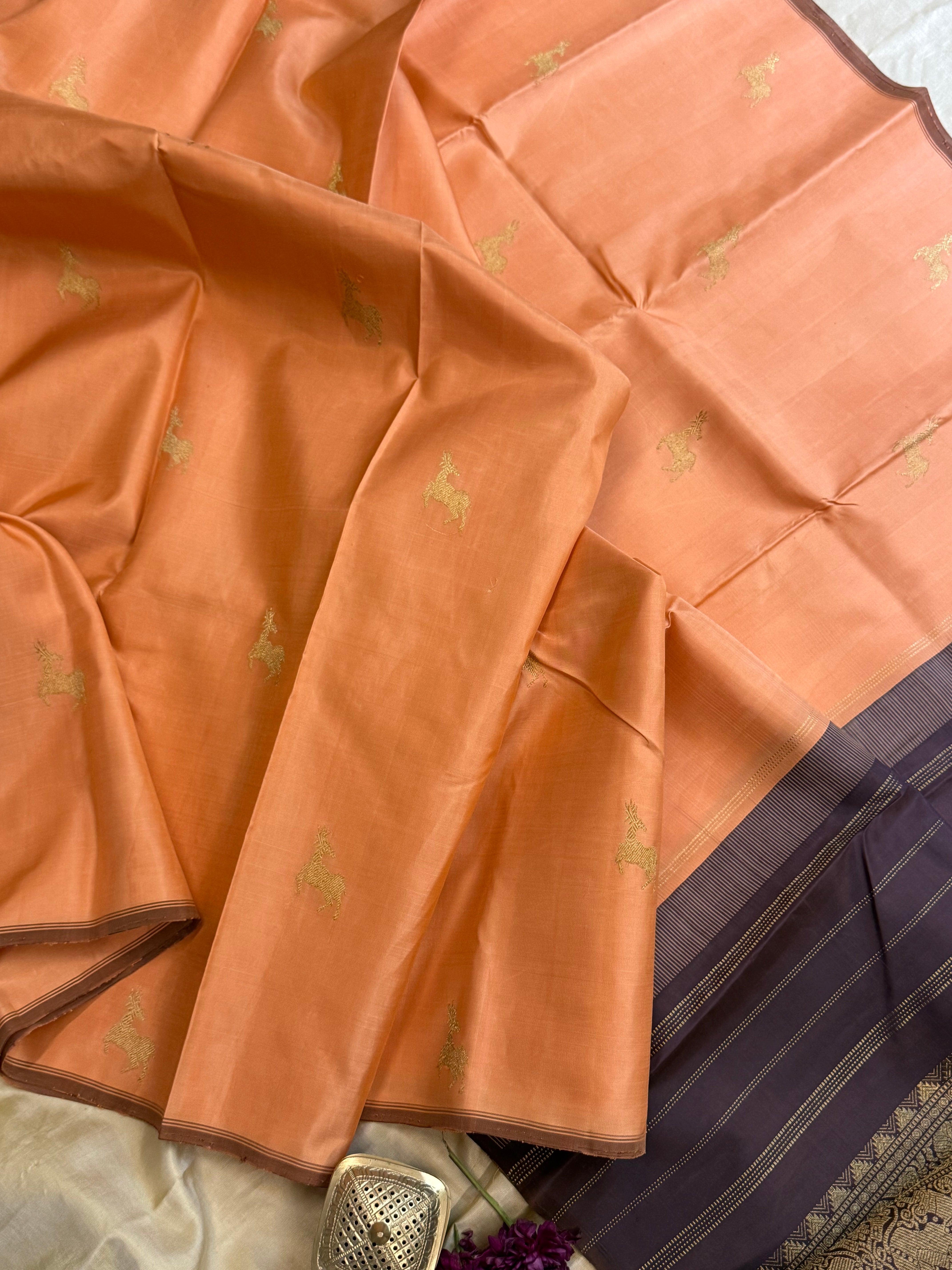 Peach maan butta borderless/ Kanjipuram silk