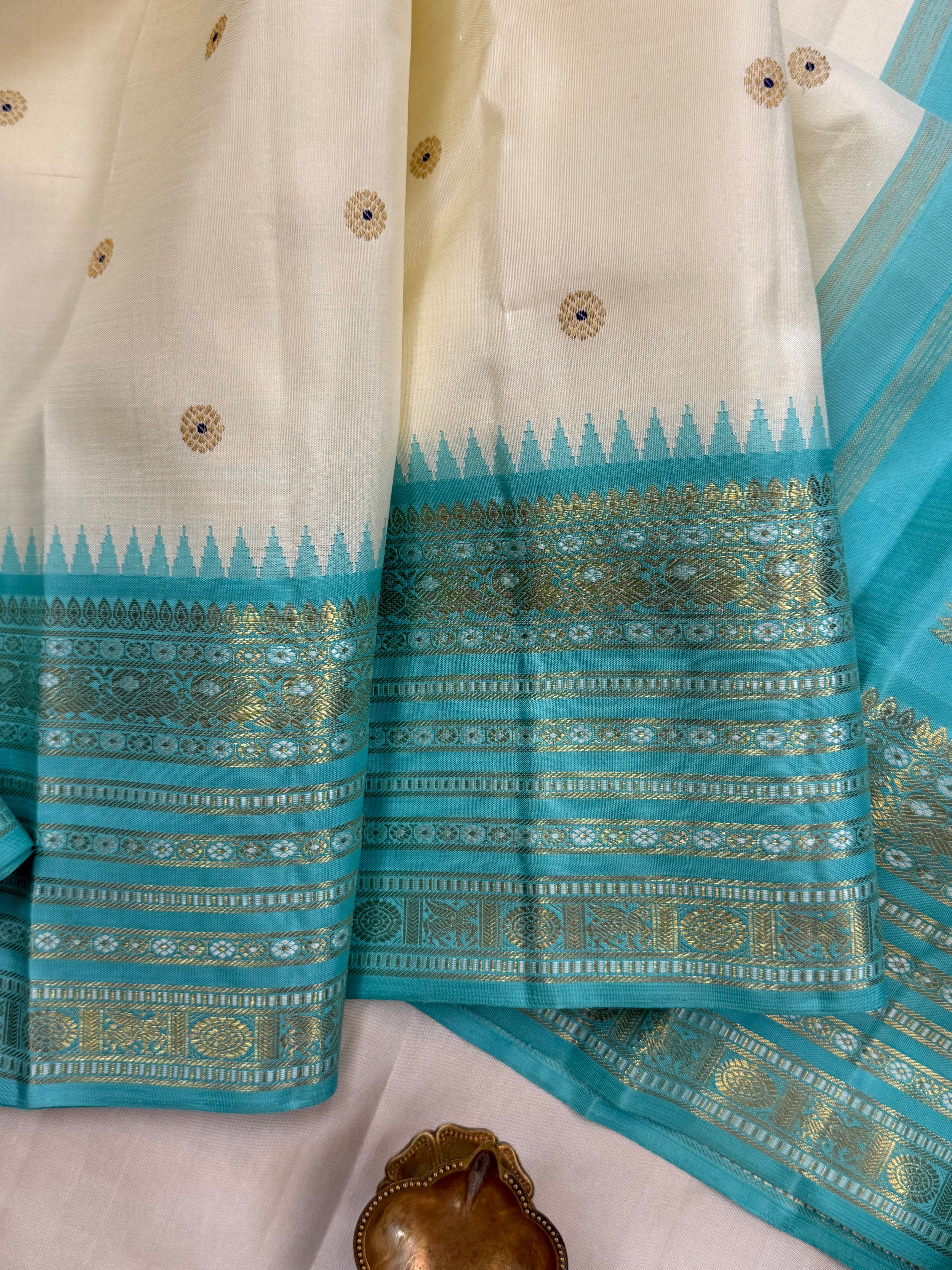 Off white with aqua blue Meenakari Butta with varisapet border Korvai /  kanjipuram silk saree