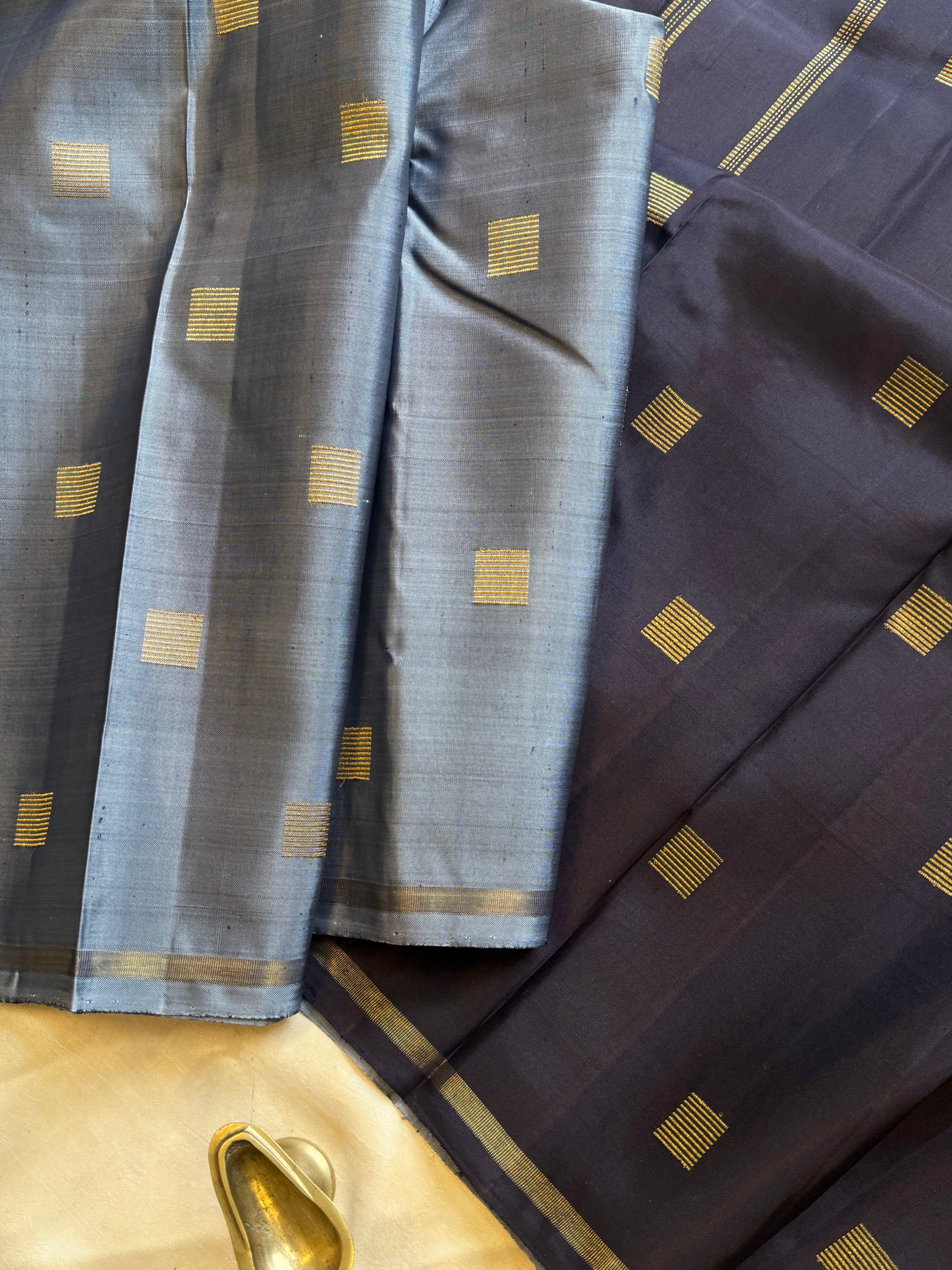 Alavu:  araibagam box Butta kanjipuram silk