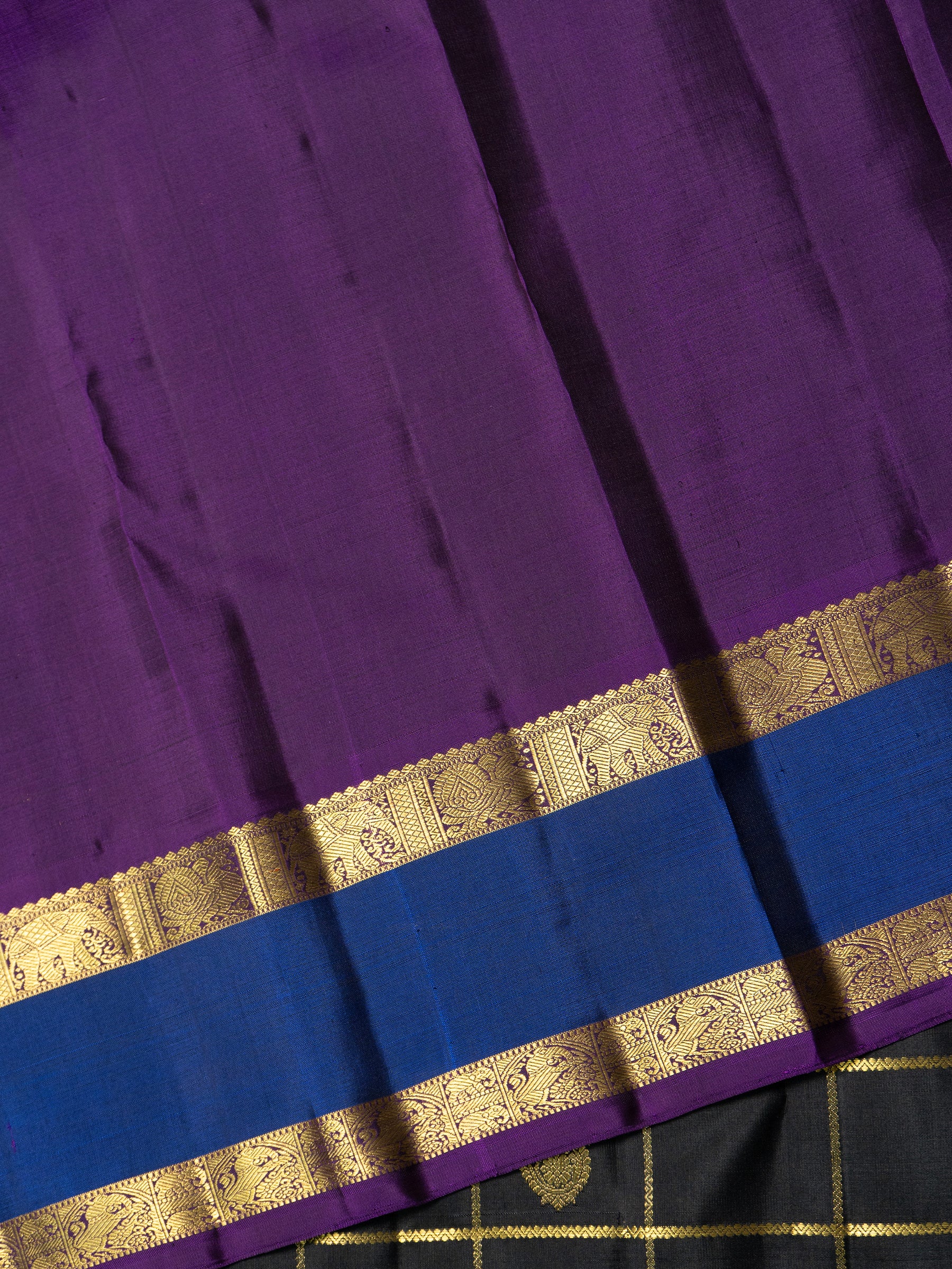 Black veldhari kattam annam and manga butta rettapet border/  Kanjipuram Saree CLSA10000