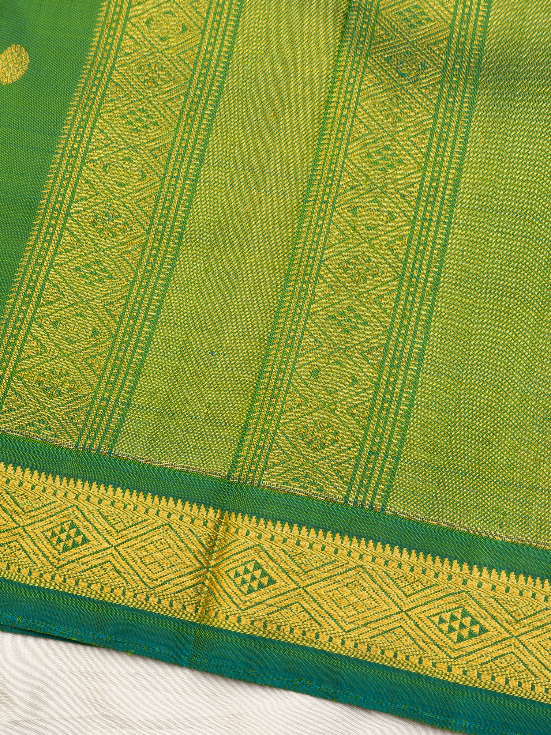 Green small border/ Arani Silk Saree CLSA10842