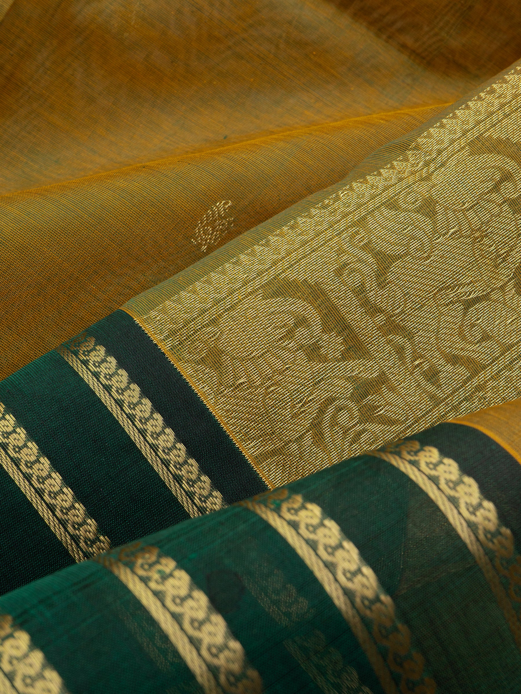 Maanthulir and green varisapet border/ Silk Cotton Saree CLSA10892