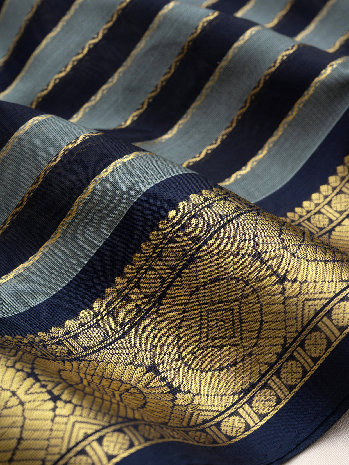 Grey and blue veldhari Premium /Silk Cotton Saree CLSA11484