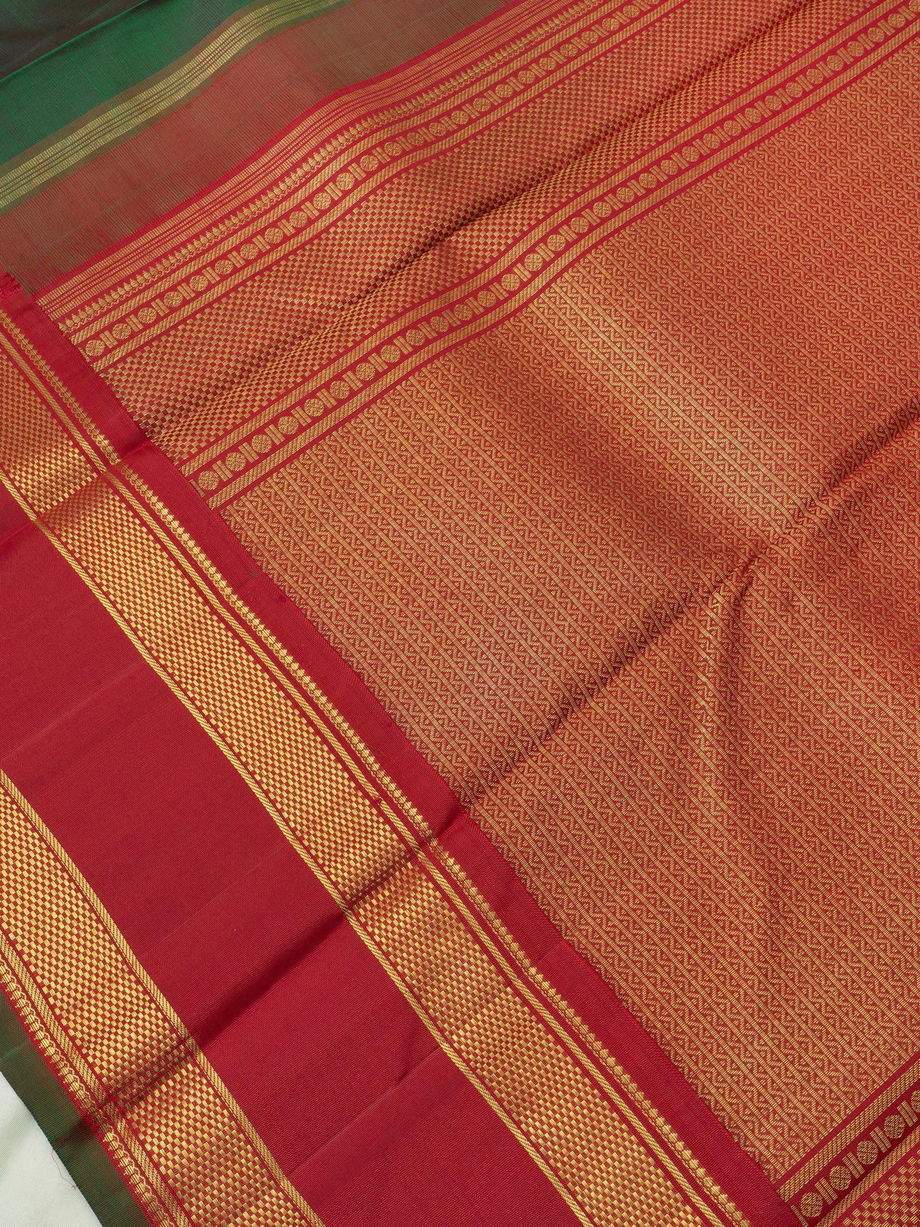 Dark green and deep red rettapet border kai korvai/ Kanjipuram silk Saree CLSA207