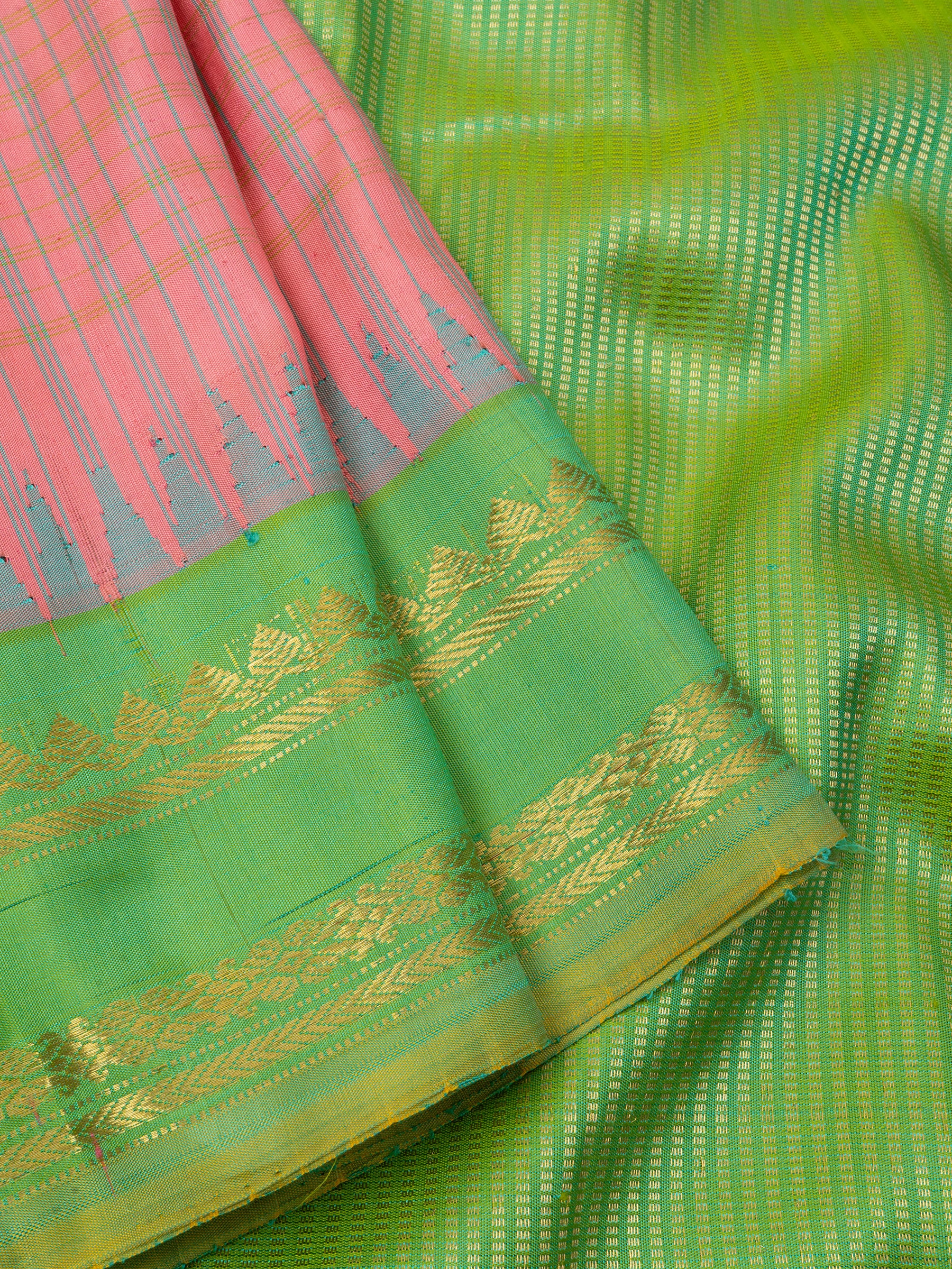 Peach checks and green / Gadwal Silk CLSA4121