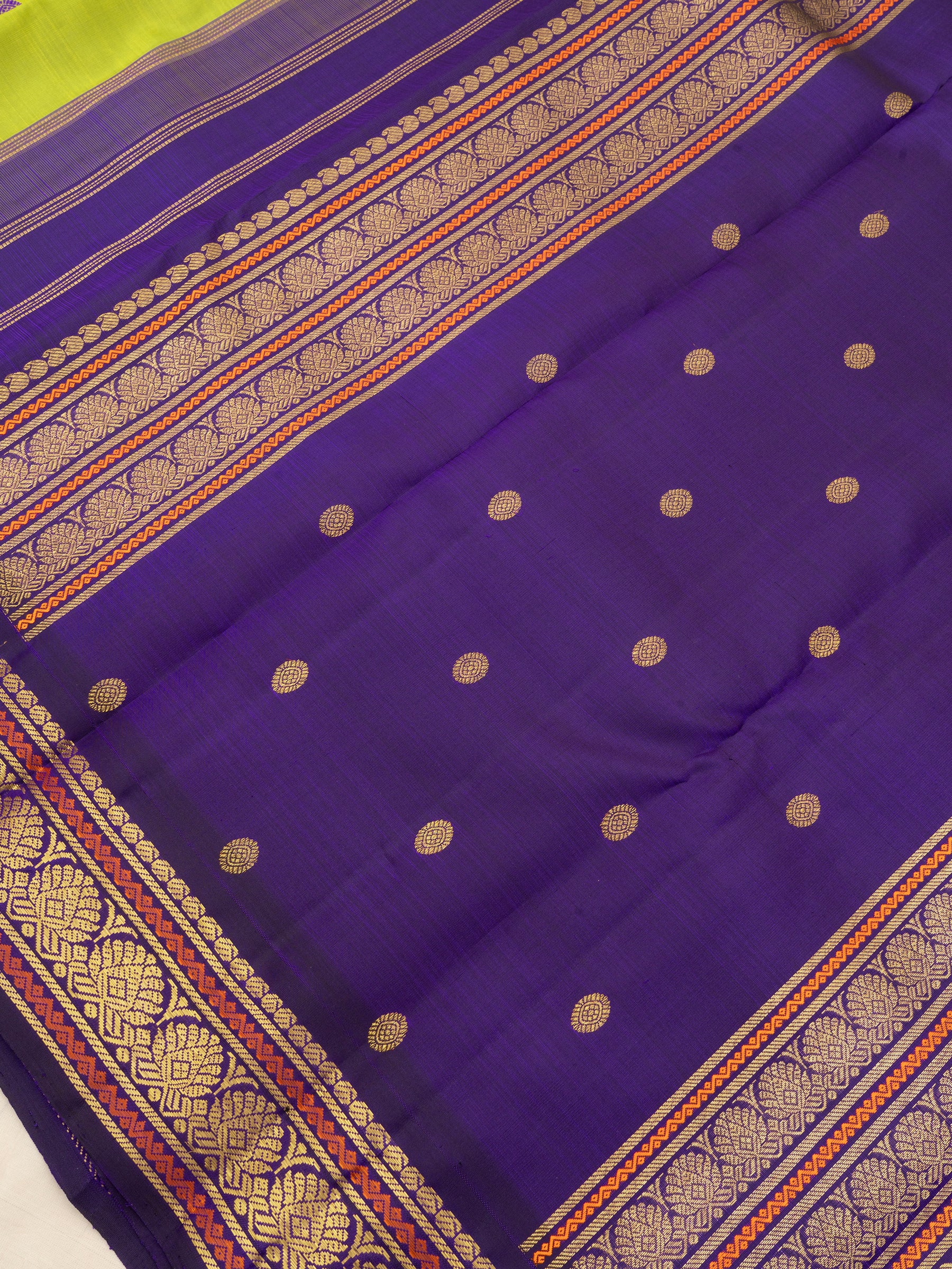 Sampanaga vintage border : Kanjipuram silk Saree CLSA7416