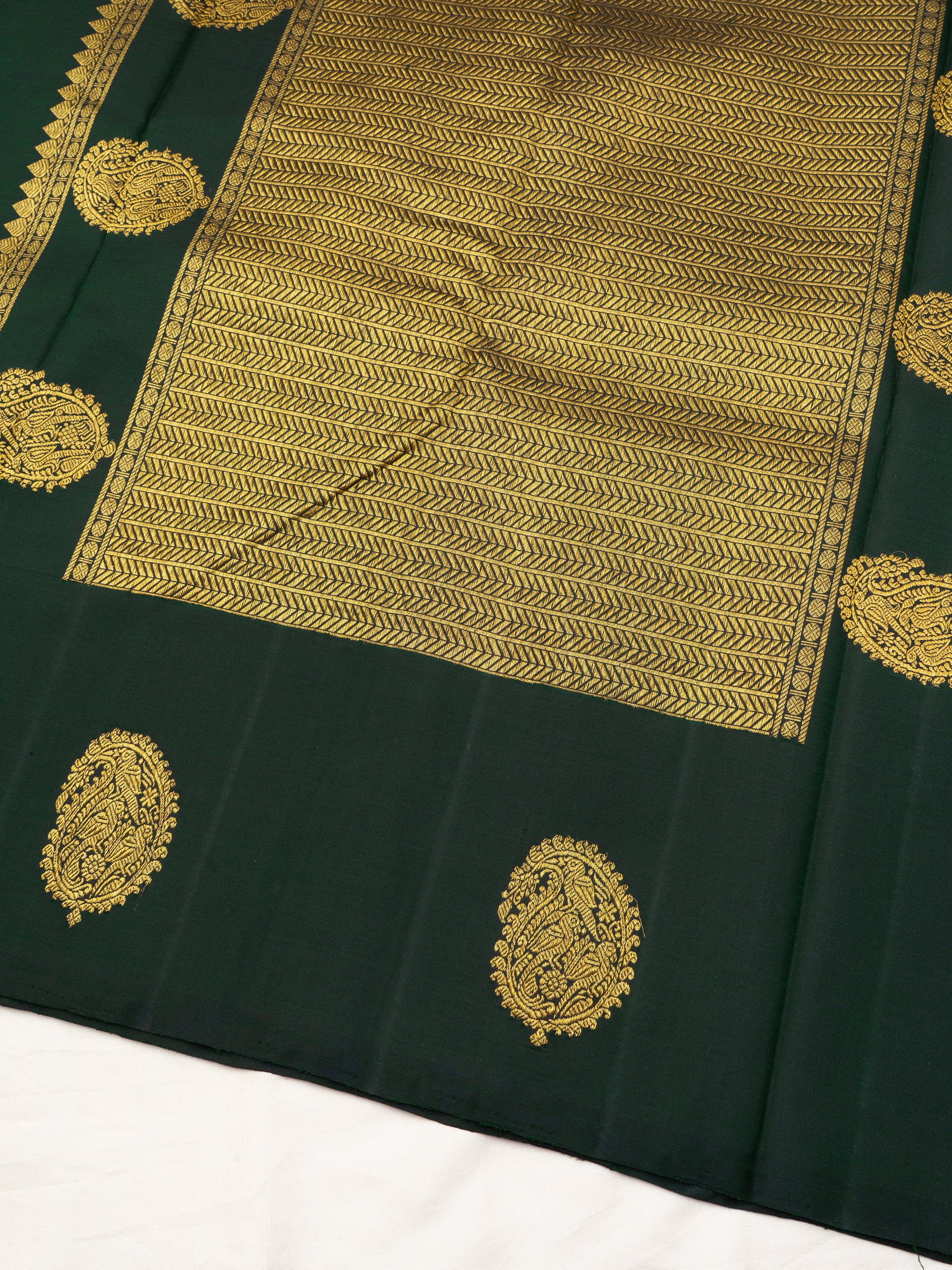 Dark green border paisley butta / Arani Silk Saree CLSA7485
