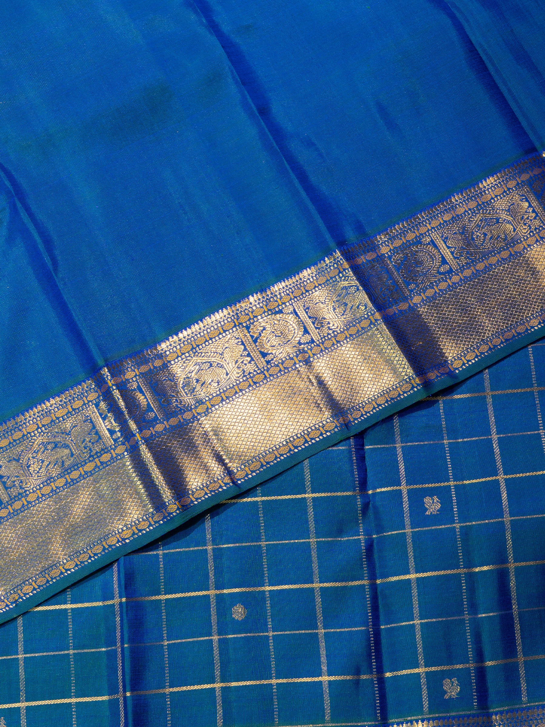 Mayilkazhuthu Zari Kattam / Kanjivaram Saree CLSA8437