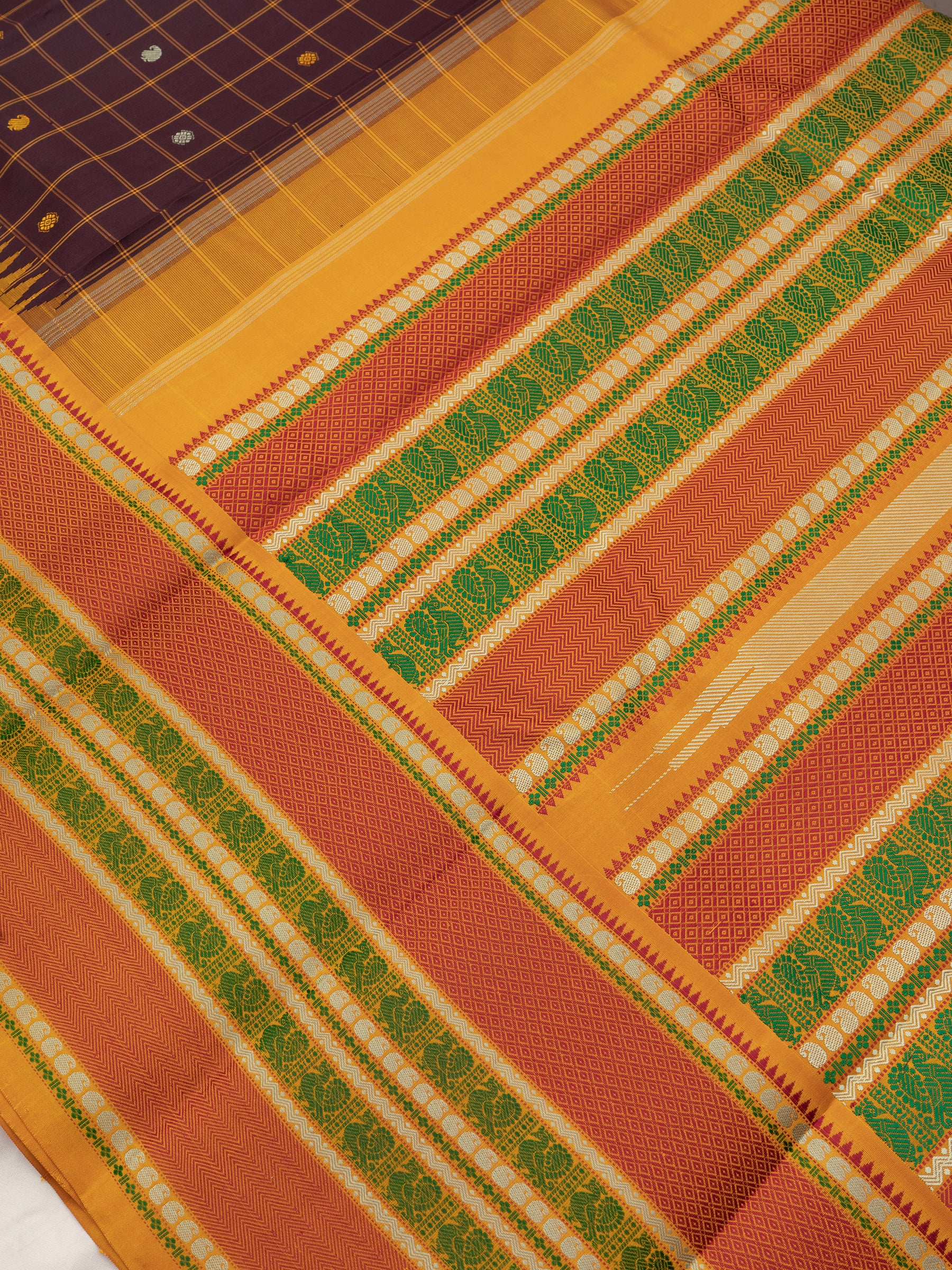 Brown kattam thread work / Arani Silk Saree CLSA8757