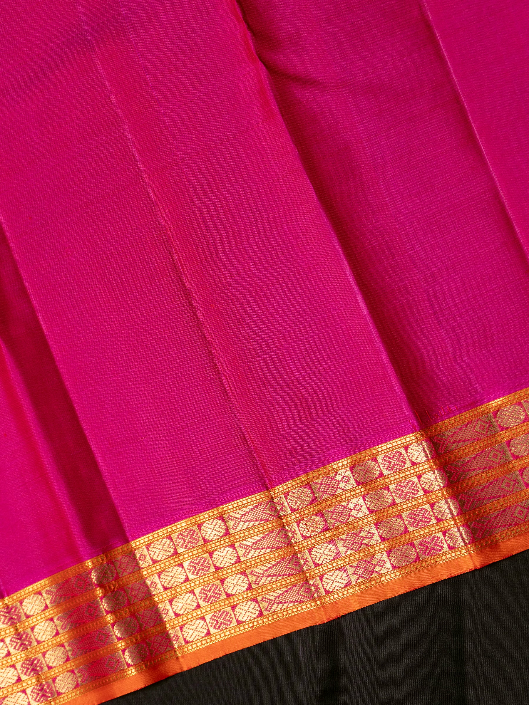 Black Korvai Bomkai palla Kanjipuram Saree CLSA9141