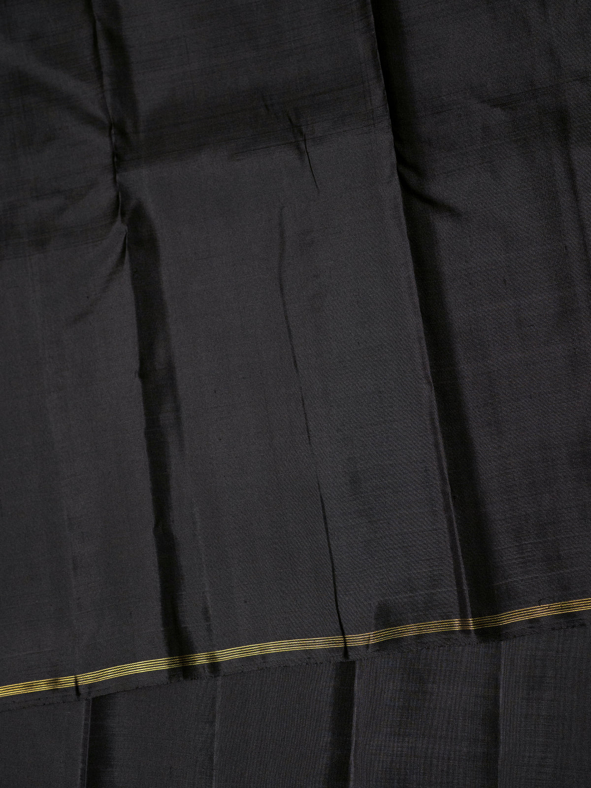 Black small border 8 kol temple / Kanjipuram Silk Saree CLSA9204