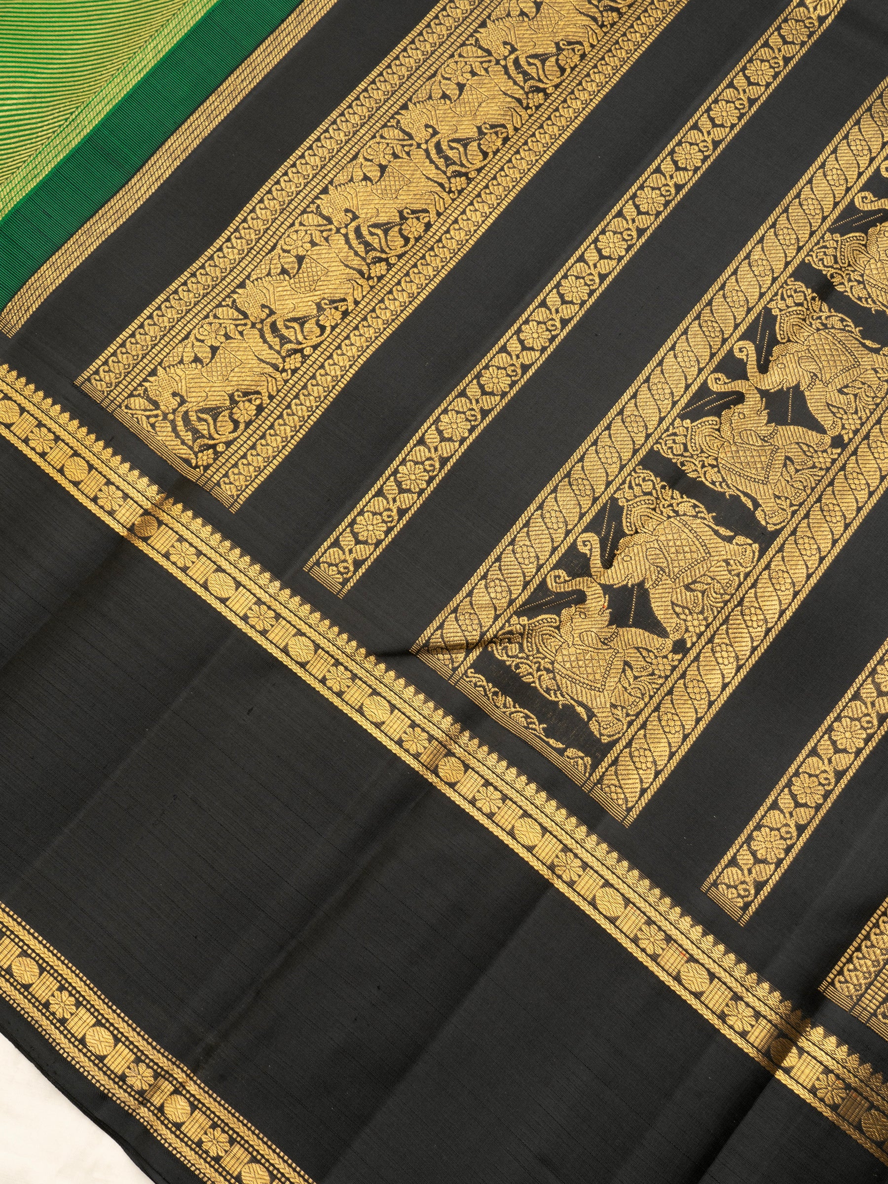 Green Lehariya Thread work Kanjipuram Silk Saree CLSA9463