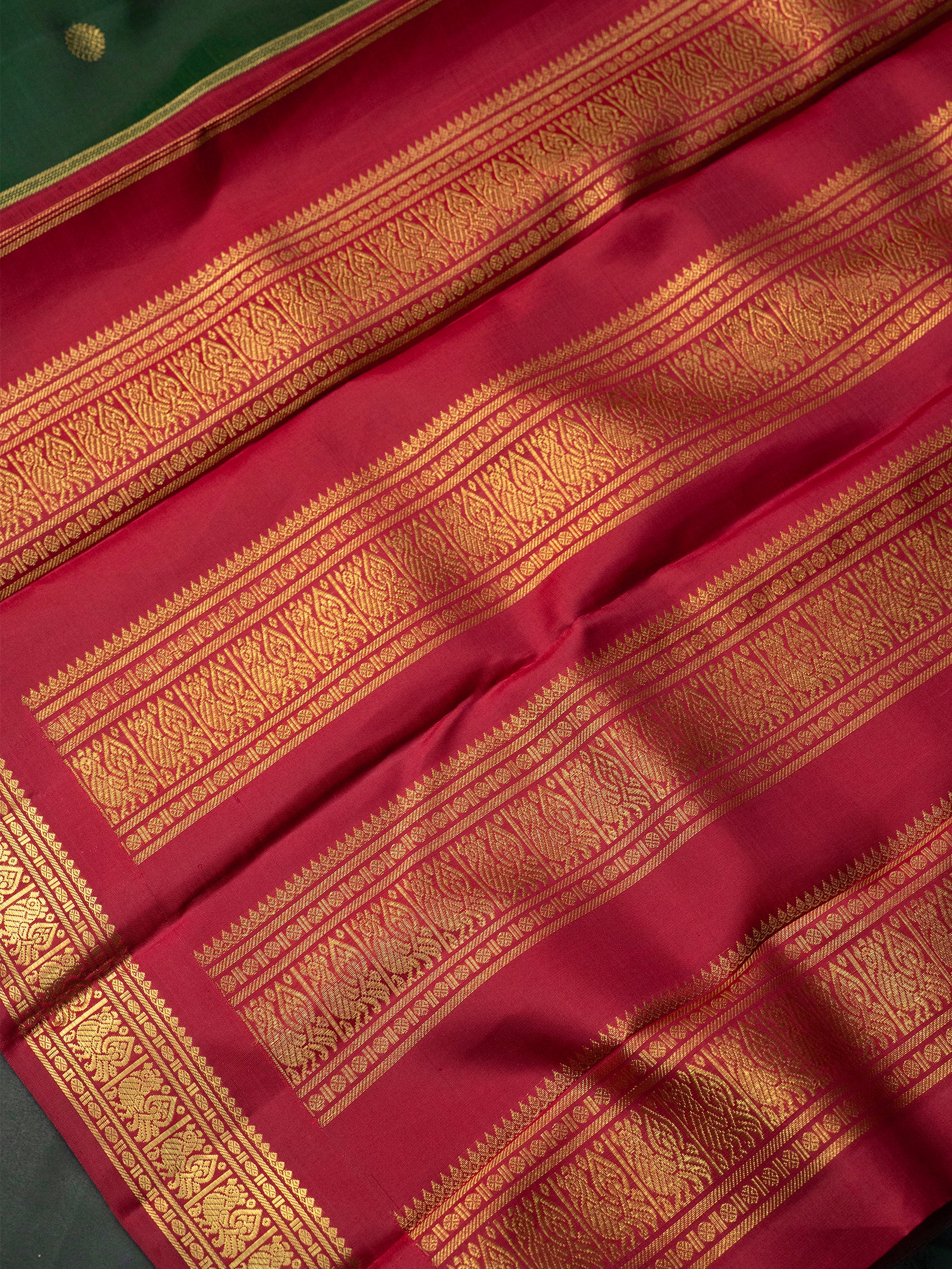 Bottle green and small temple Korvai / Kanjipuram Silk Saree CLSA9481