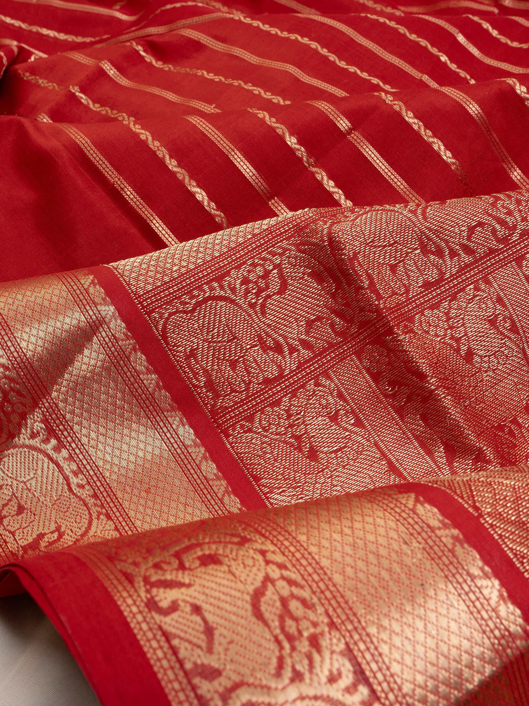 Red komatha and annam bettu butta/ Silk Cotton Saree CLSA9611