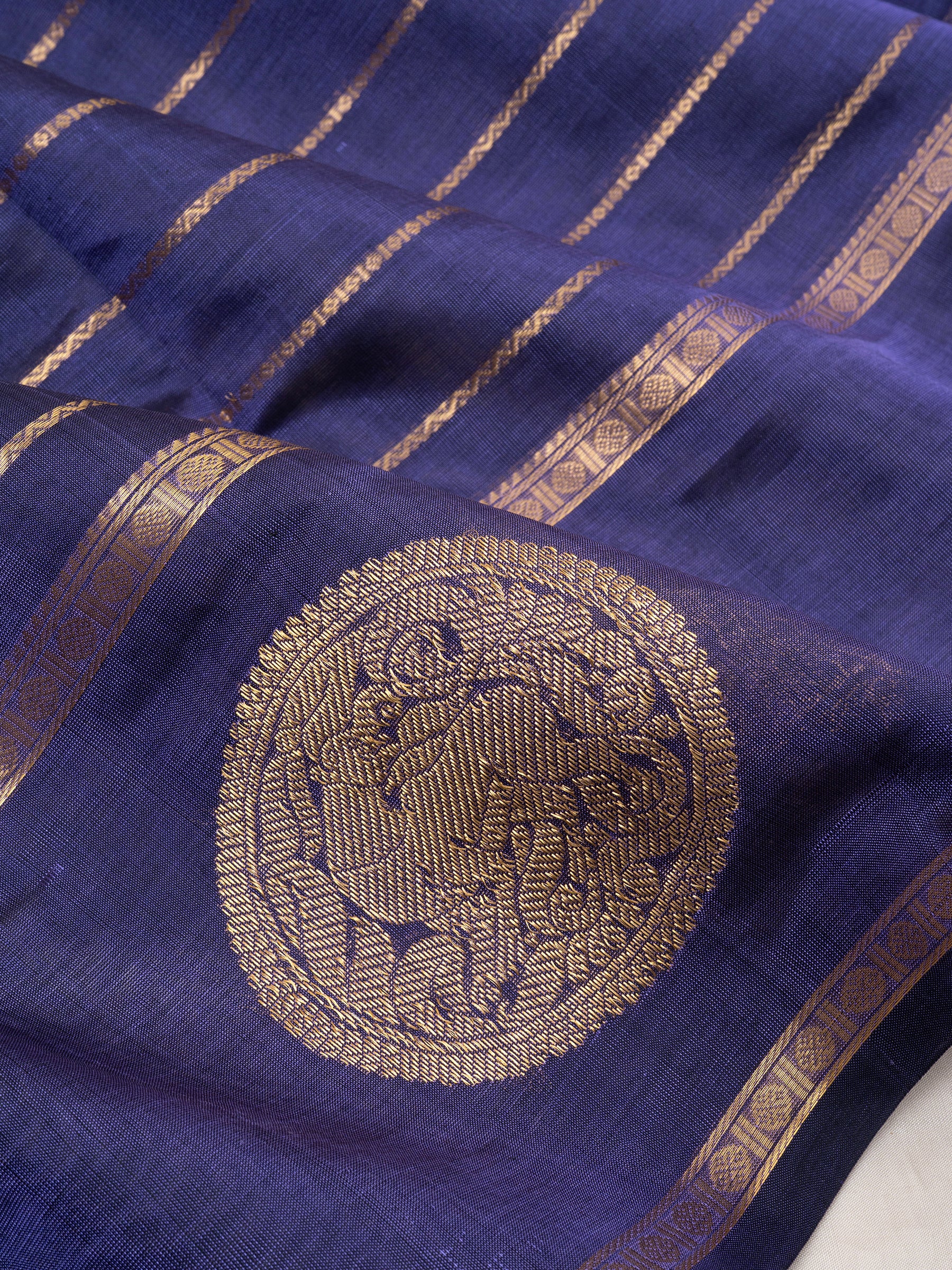 Lavender veldhari border butta/  Silk Cotton Saree CLSA9713