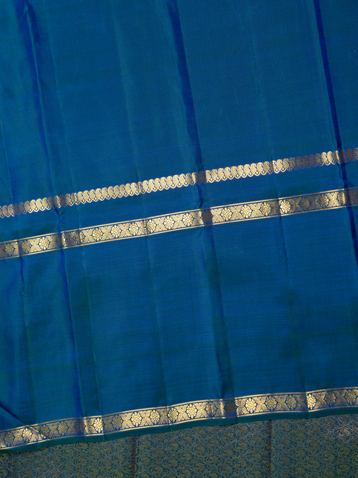 Vintage museum revival / pure Zari Kanjipuram Silk Saree CLSA11657