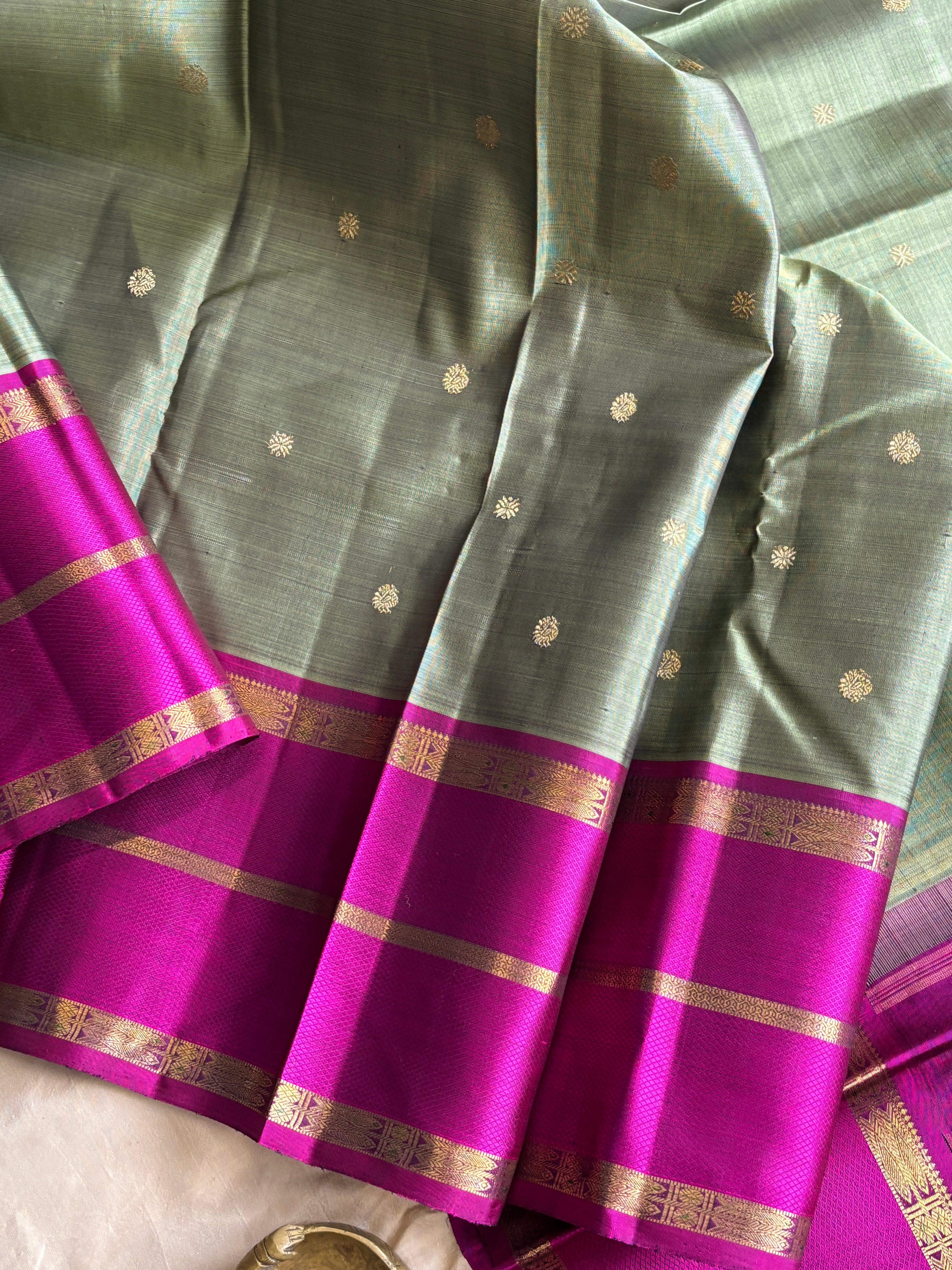 Mehendi green with pink fish pet  simple kanjipuram silk
