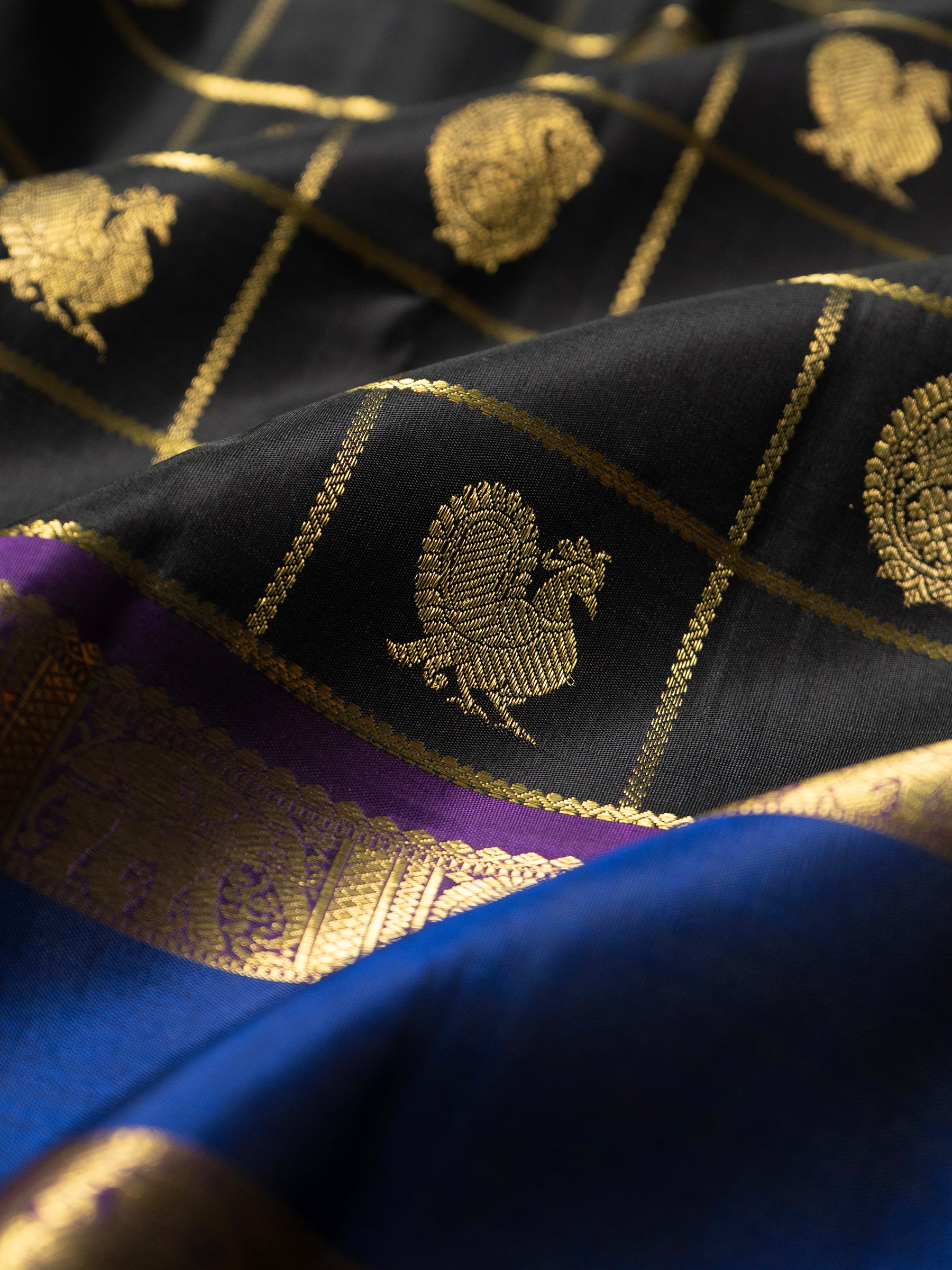 Black veldhari kattam annam and manga butta rettapet border/  Kanjipuram Saree CLSA10000