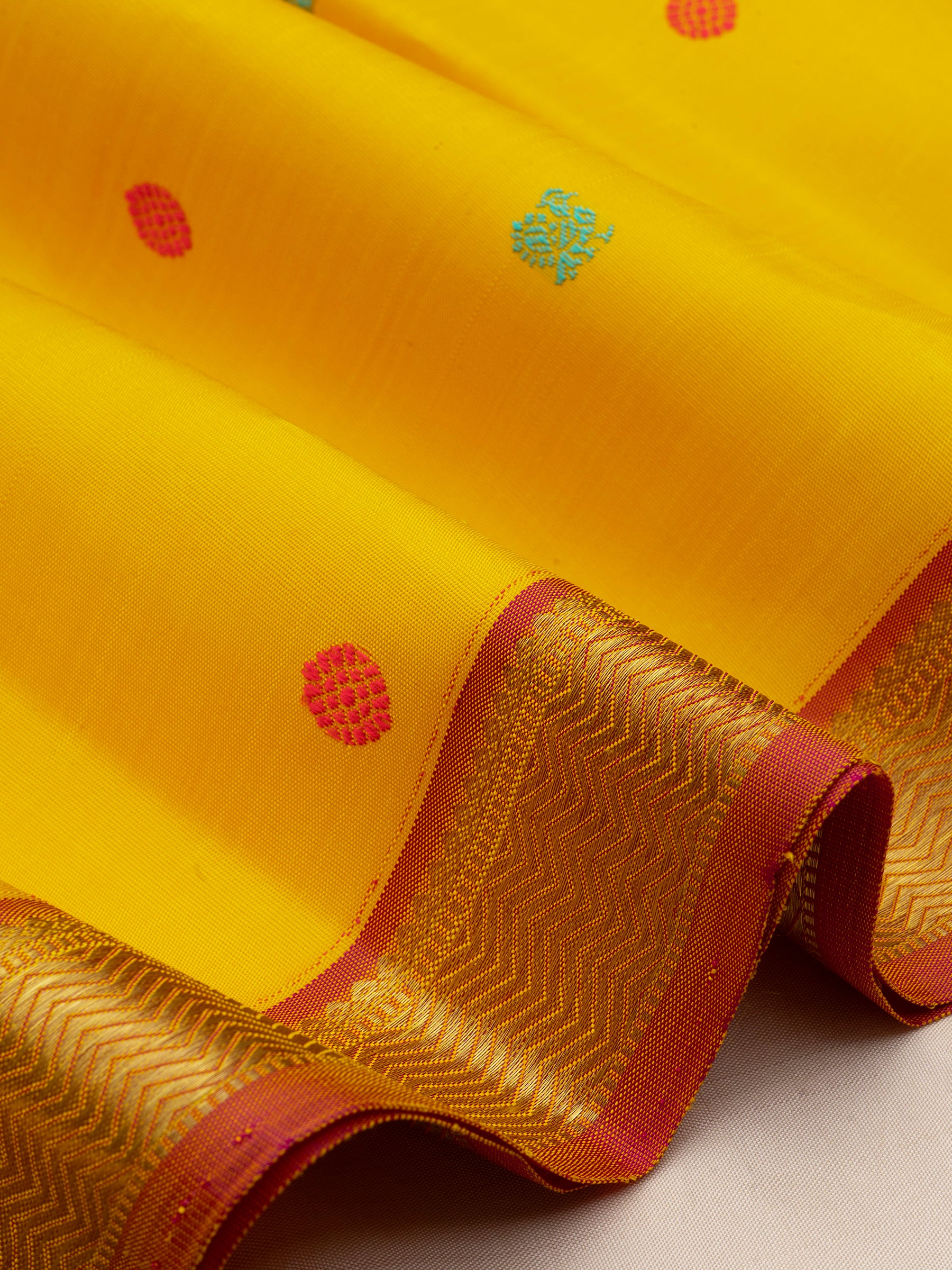 Yellow thread butta / Kanjipuram Silk Saree CLSA10006
