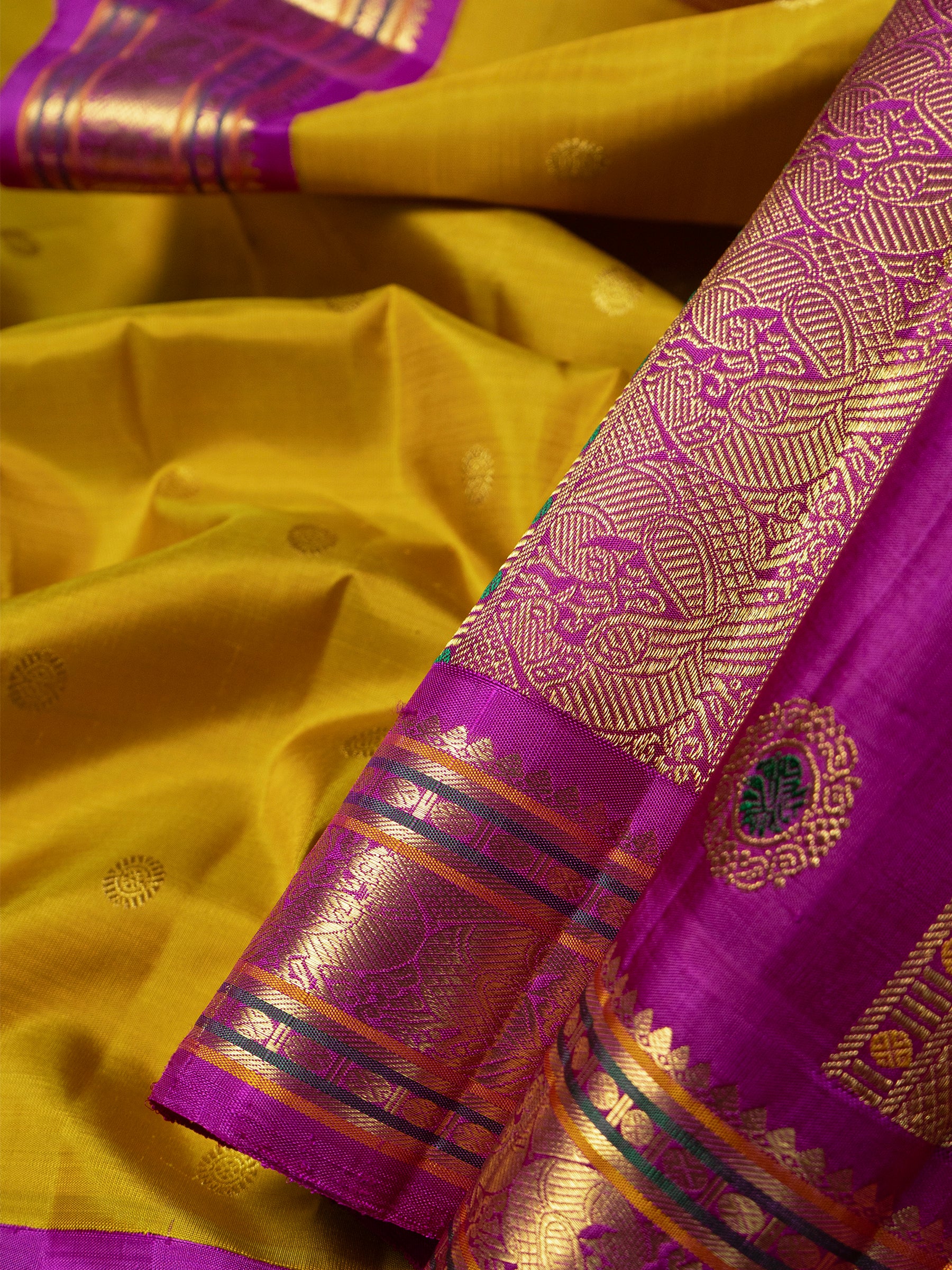 Sampanga and pink meenakari border and pallu kai korvai/ Kanjipuram Saree CLSA10052