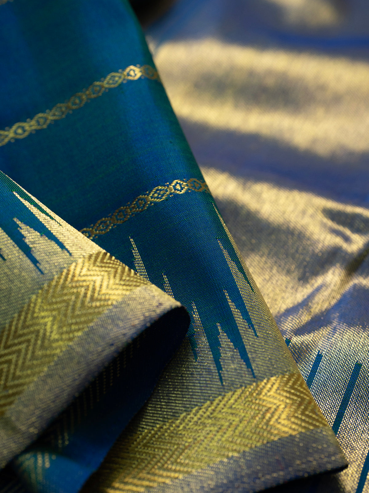 Mayilkazhuthu veldhari and 8 kol temple / Kanjipuram Silk Saree CLSA1024