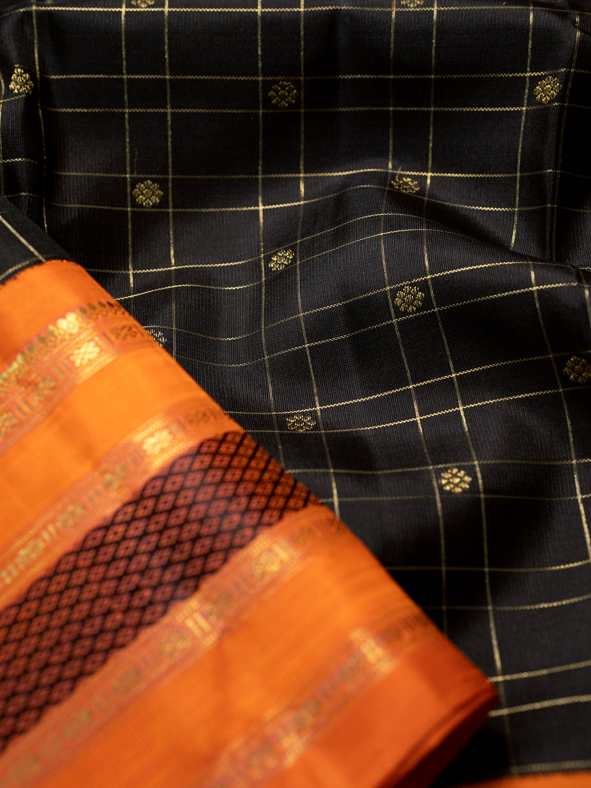 Black vintage kattam butta kai korvai/ Kanjipuram Silk Saree CLSA10773