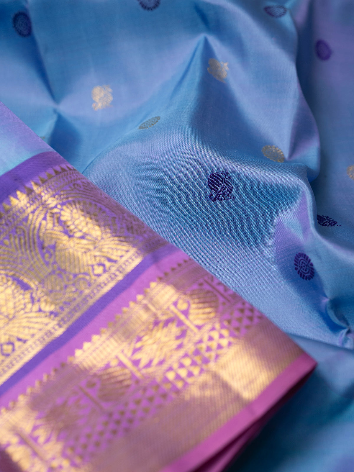 Dual tone body and body thread and Zari butta with doubel border pure zari/Kanjipuram Silk Saree CLSA11641