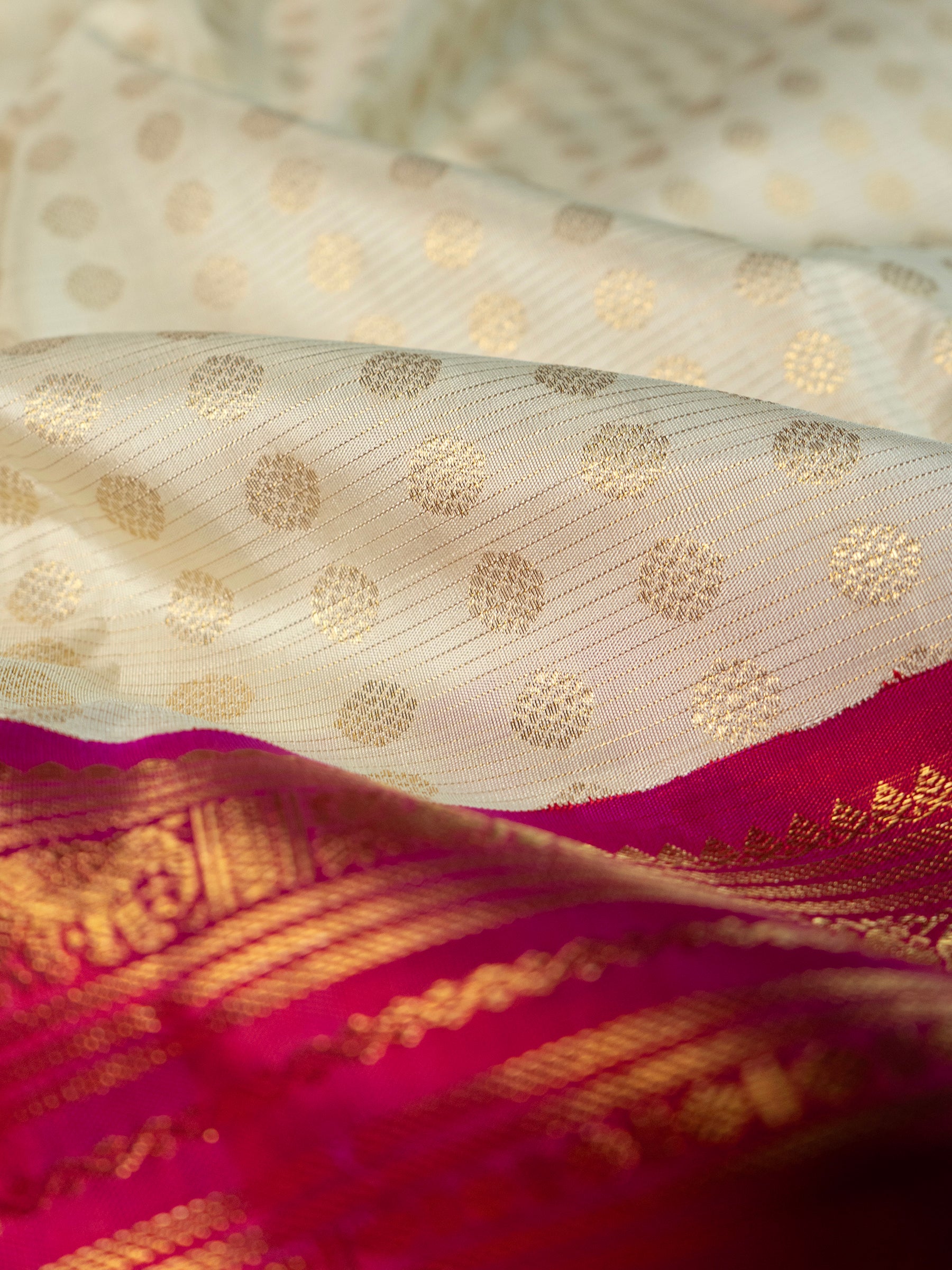 Off white zari butta and varisapet border kai korvai/ Kanjipuram Saree CLSA3776