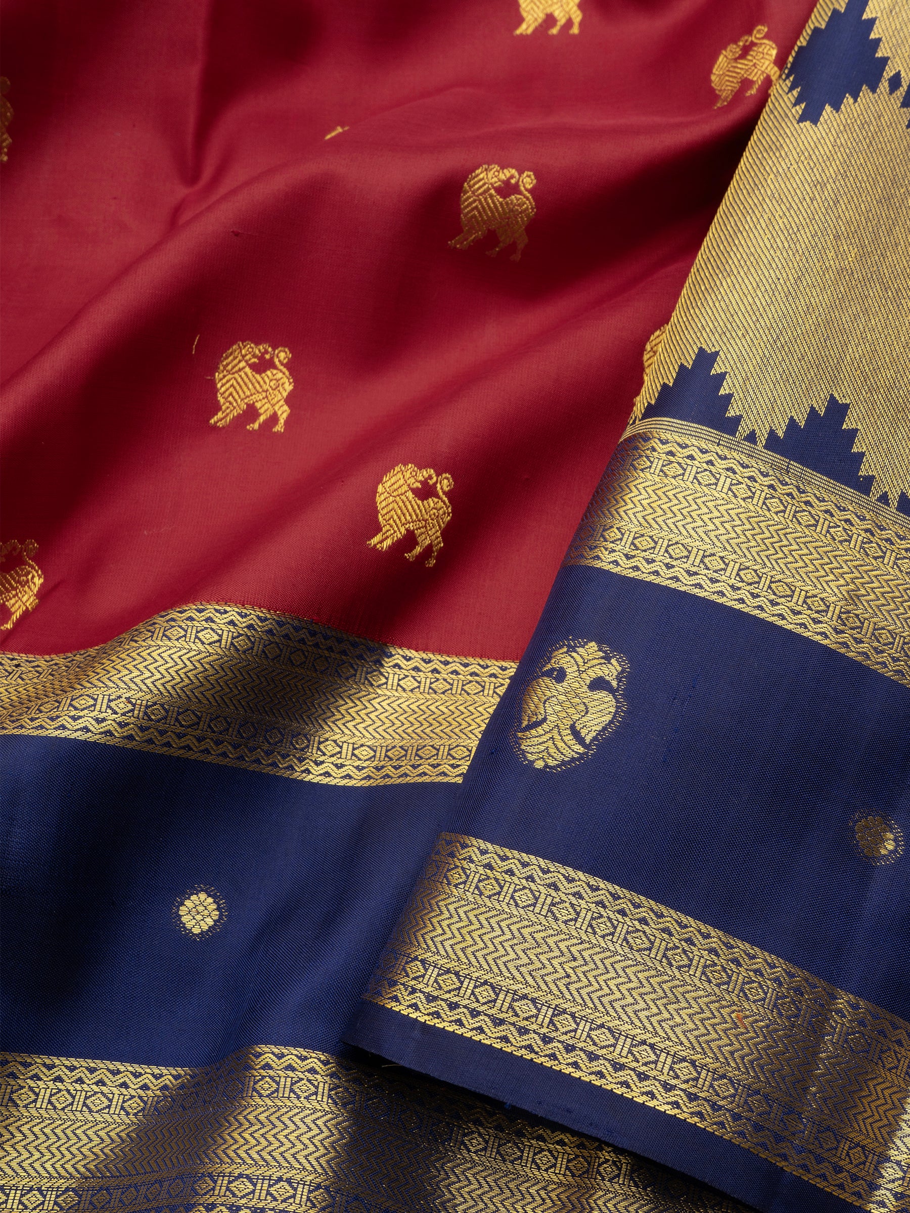 Deep red and blue rettapet border butta / Arani Silk Saree CLSA5581