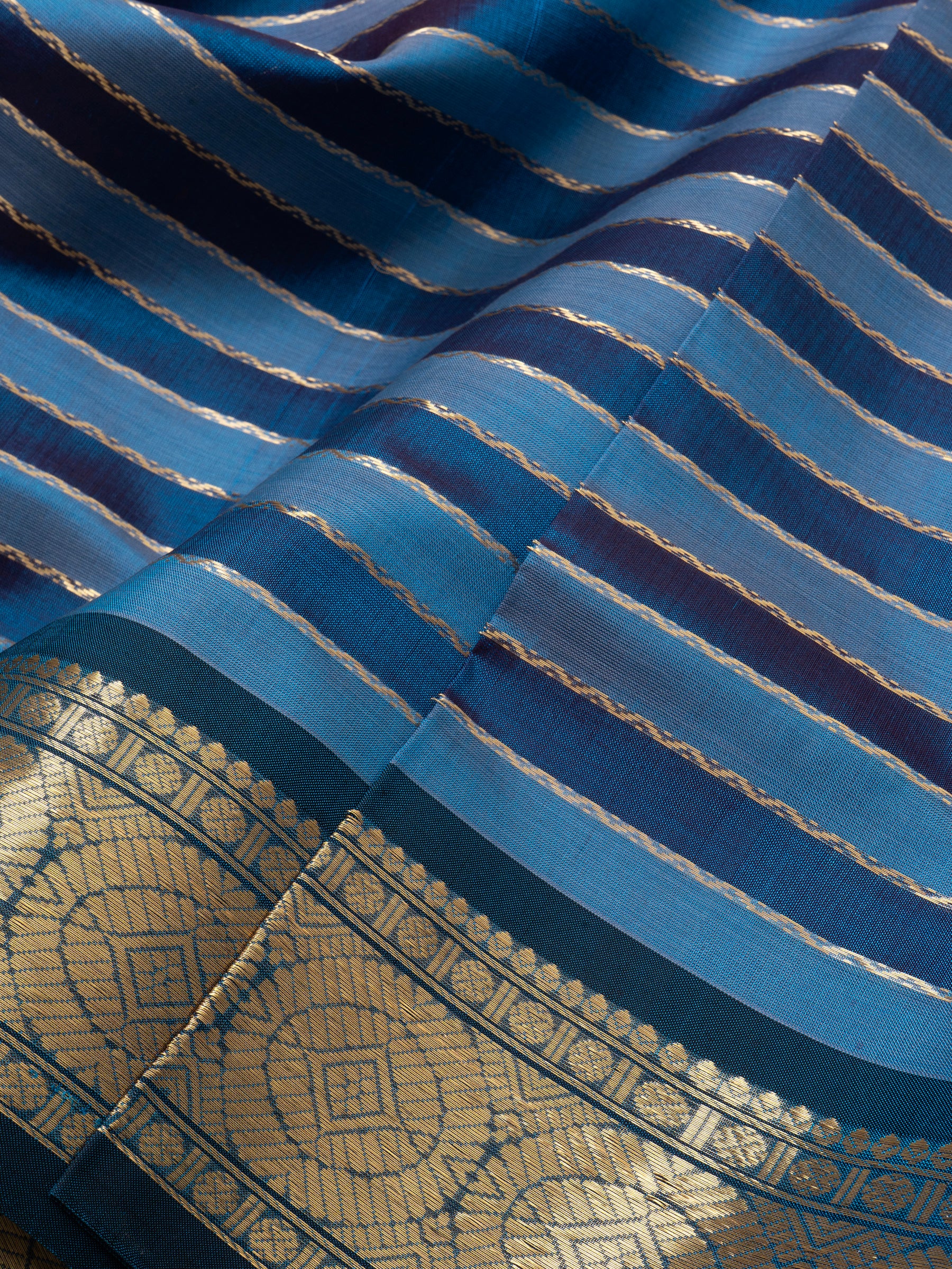 Blue vintage veldhari / Silk Cotton Saree CLSA5988