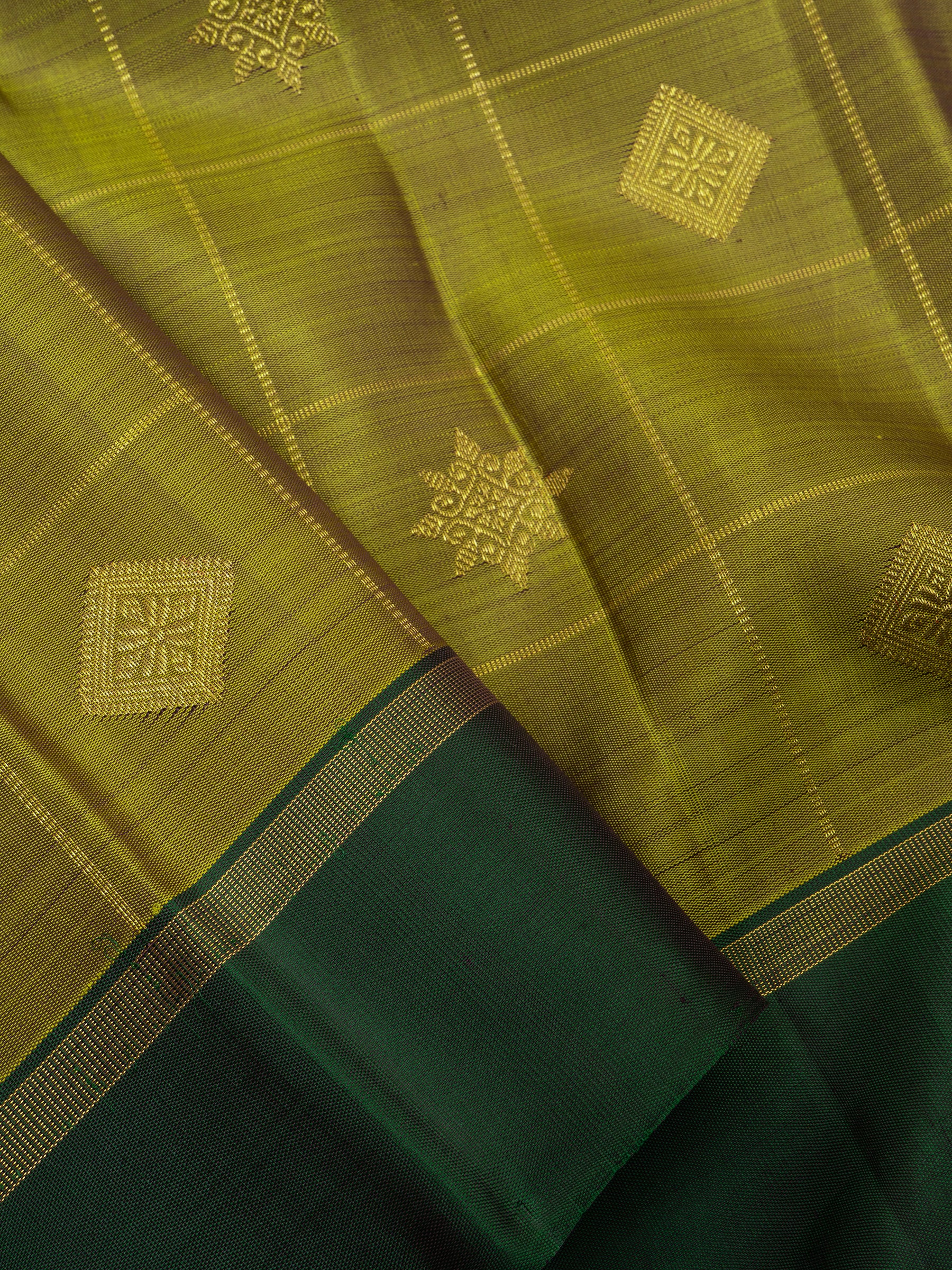 Olive green and dark green / Kanjivaram Silk Saree CLSA6332