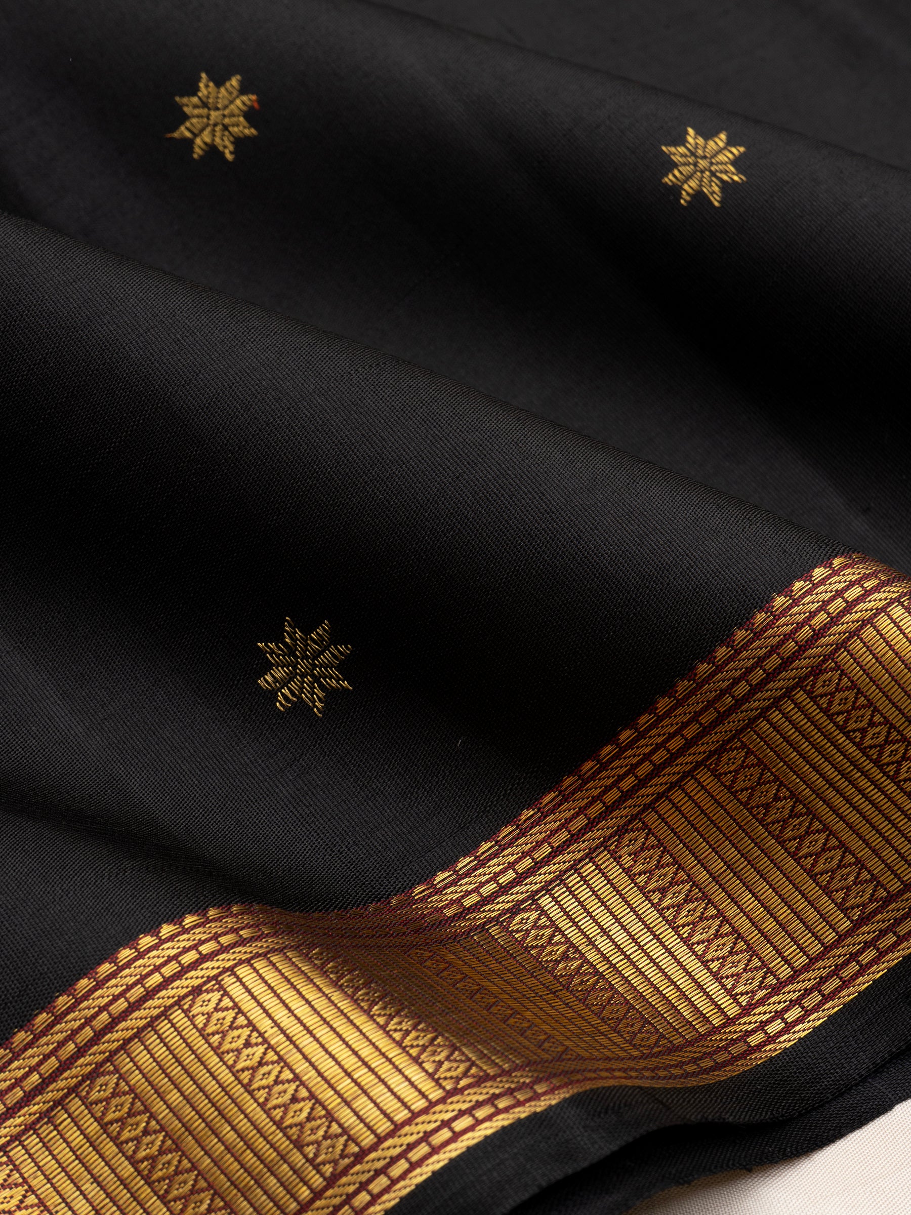 Black small border unique pallu / Kanjipuram Silk Saree CLSA6969