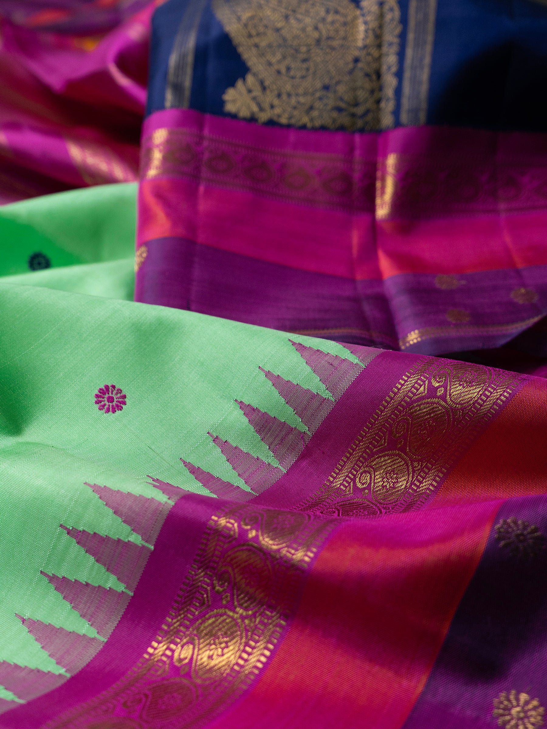 Apple green korvai triple pallu / Kanjipuram Silk Saree CLSA6980