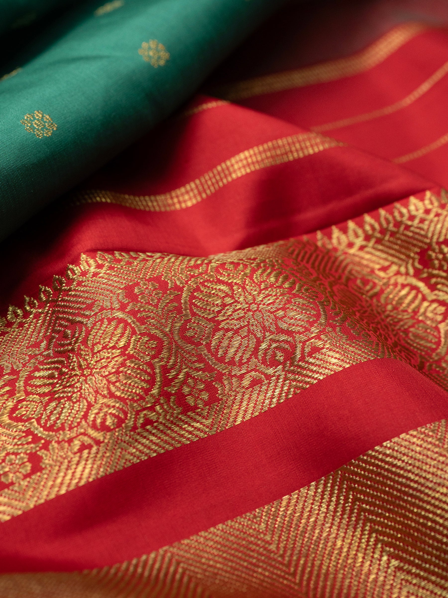 Safer green body with getti pet border / Kanjipuram Silk Saree CLSA7601