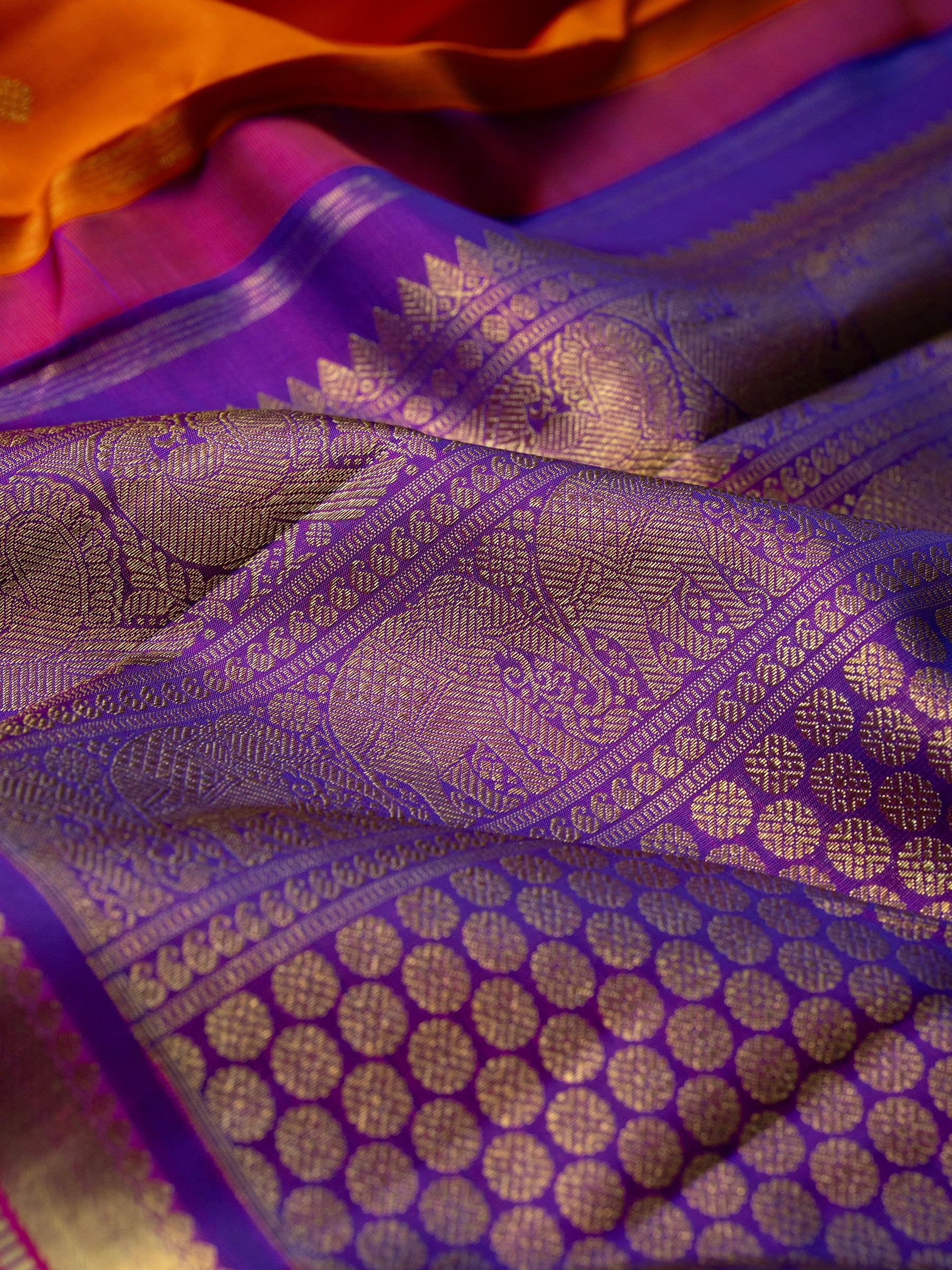 Orange body with Majenta Korvai / Kanjipuram Silk Saree CLSA7737