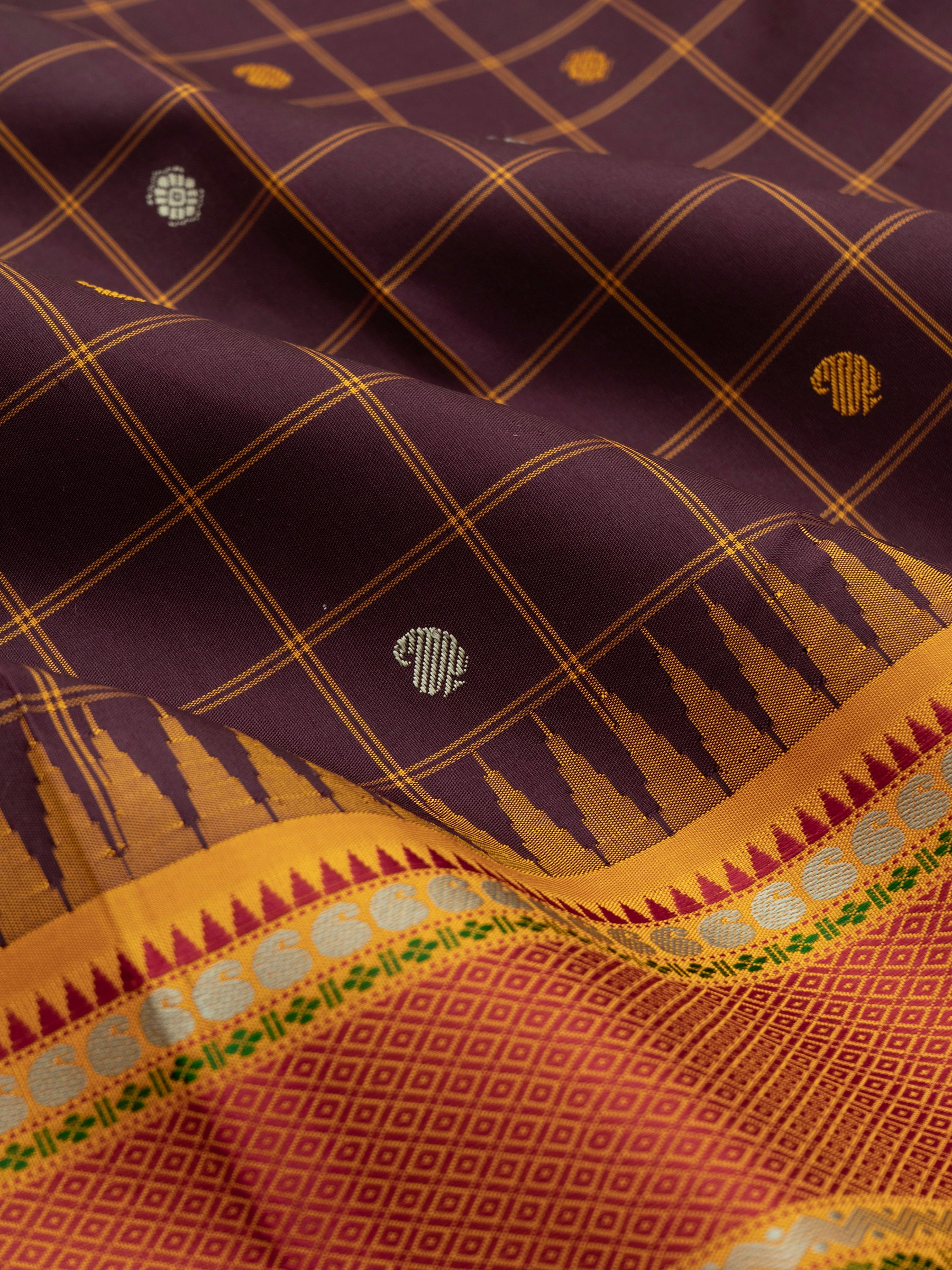 Brown kattam thread work / Arani Silk Saree CLSA8757