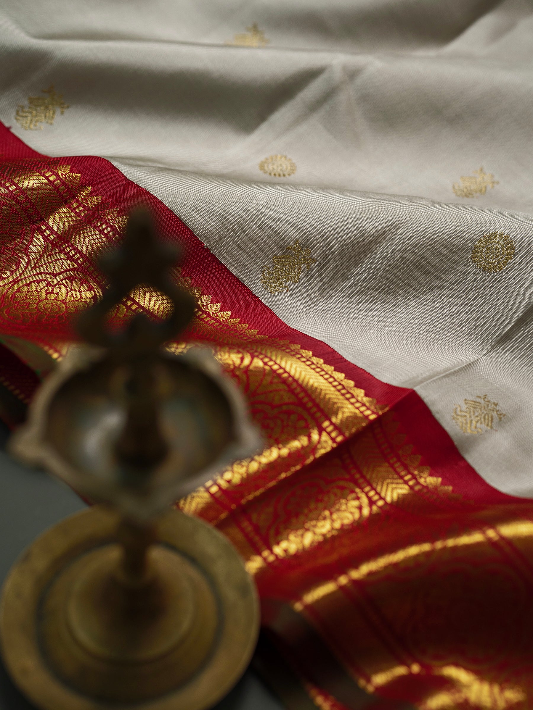 Beige Kai Korvai Kanjipuram Silk Saree CLSA8899