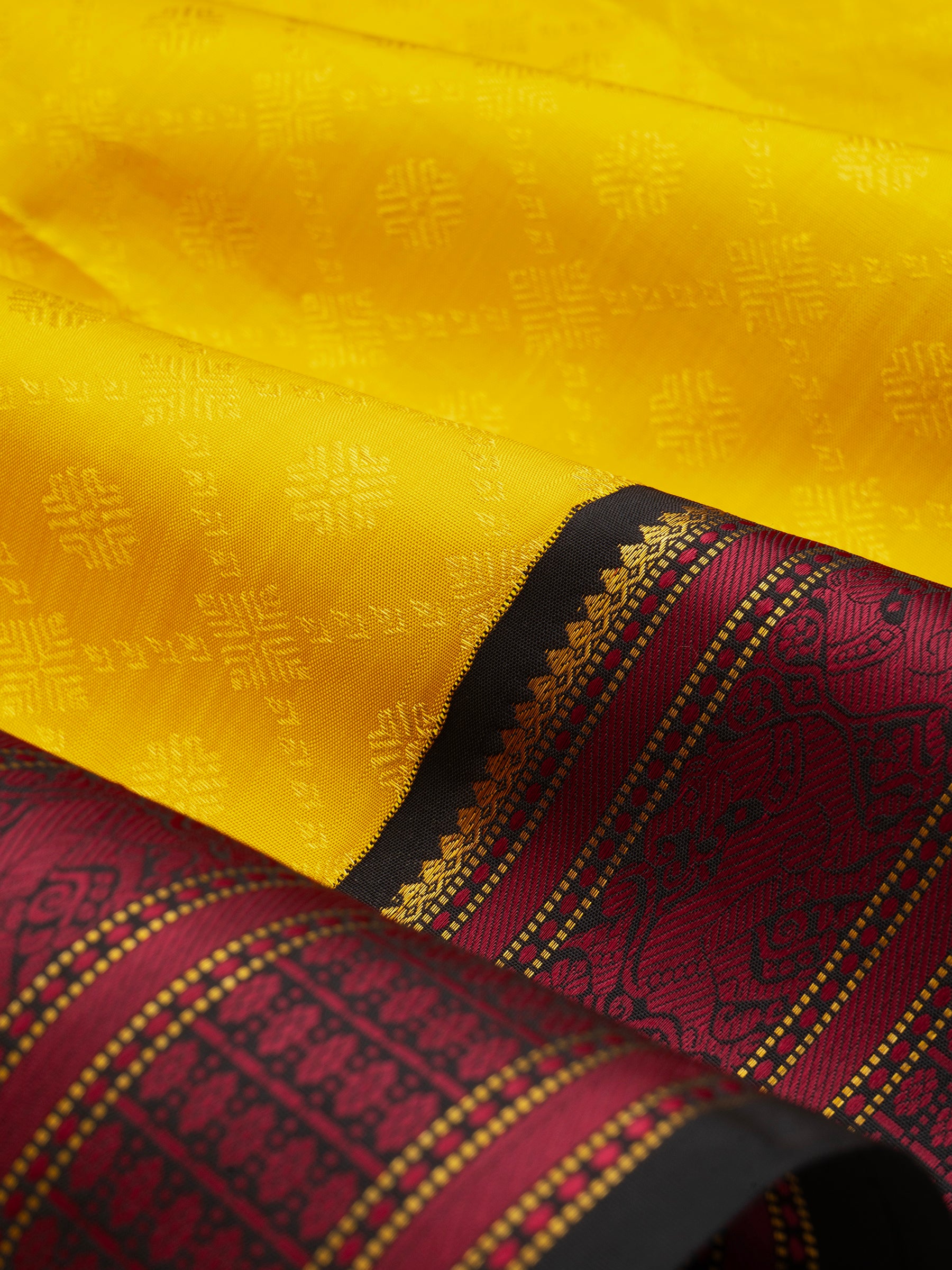 Yellow jacquard body work / Arani Silk Saree CLSA9215