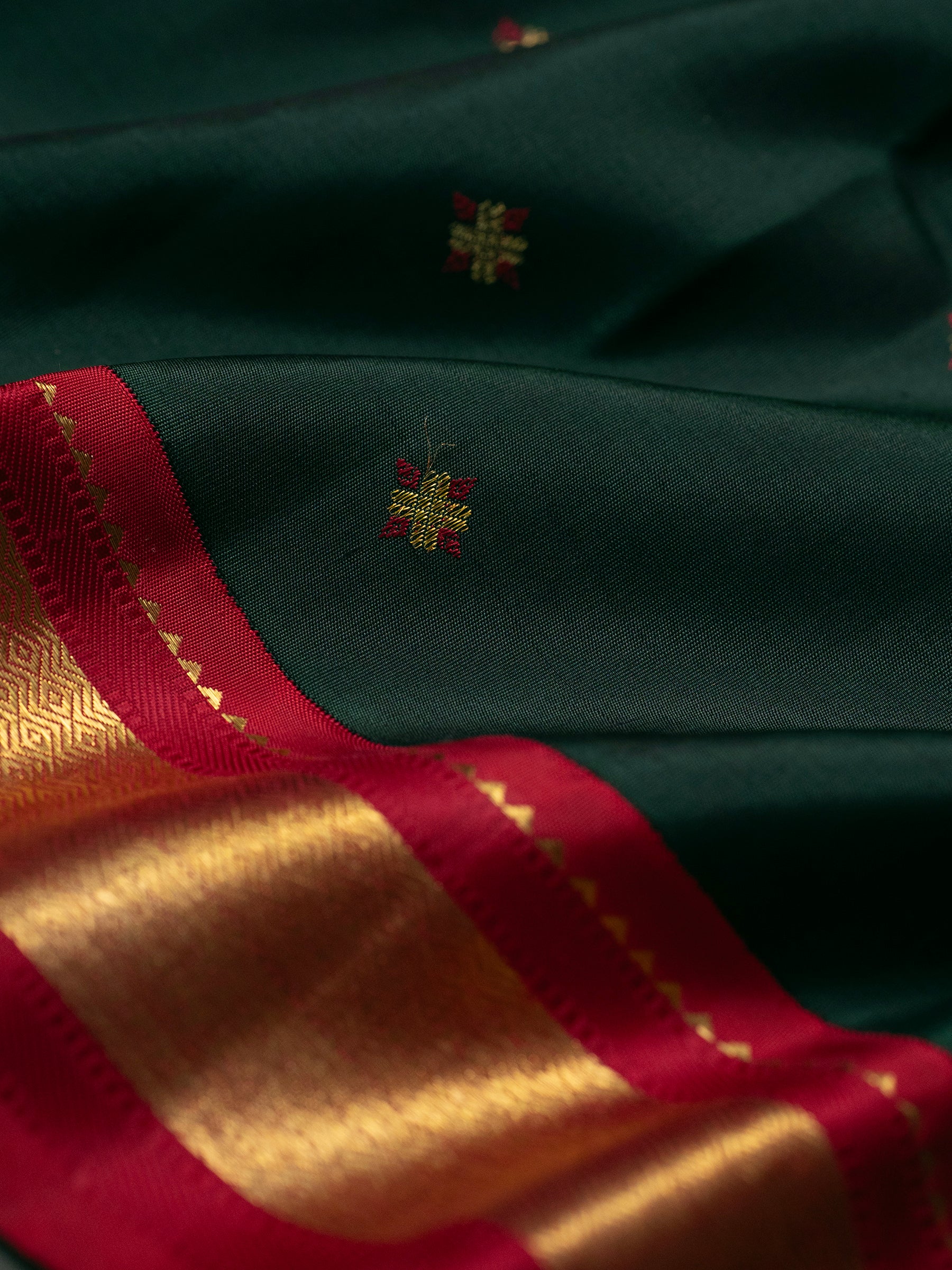 Dark green Meena Butta Korvai Kanjipuram Silk Saree CLSA9986