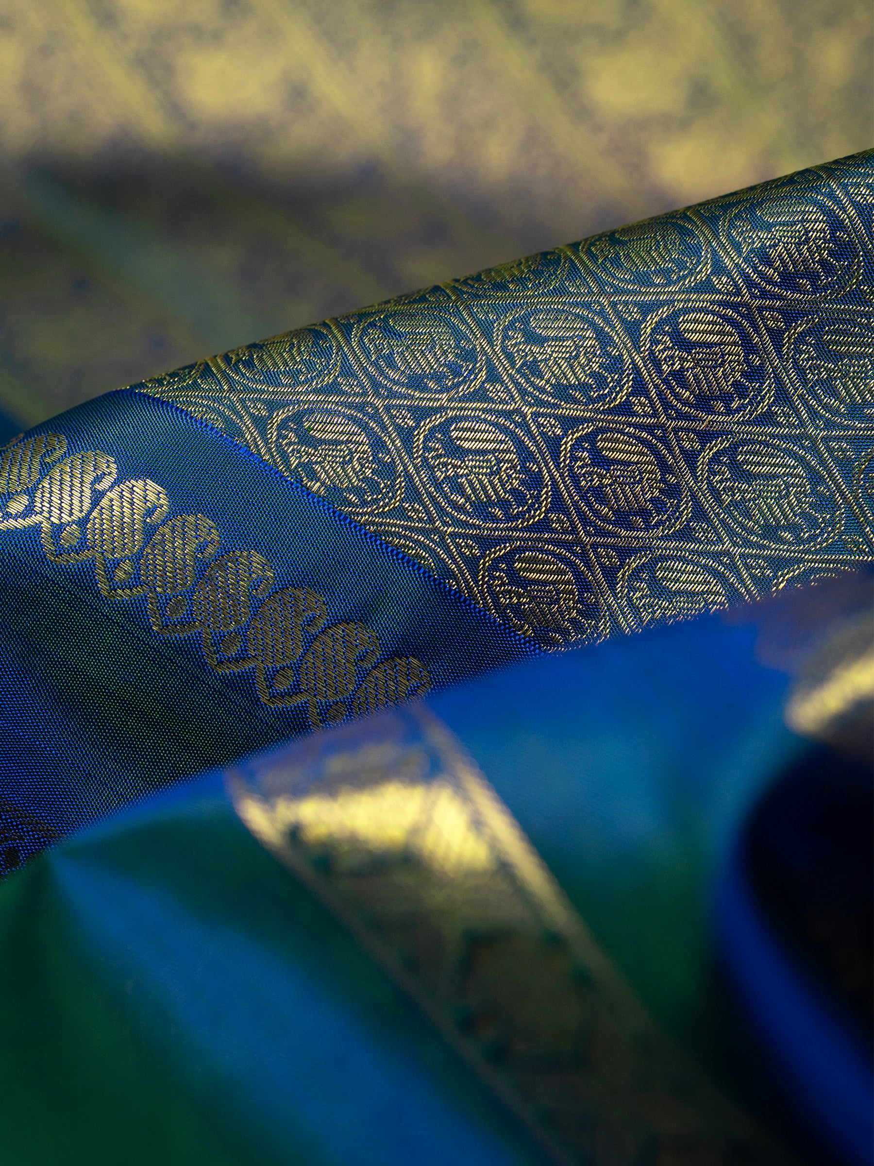 Vintage museum revival / pure Zari Kanjipuram Silk Saree CLSA11657